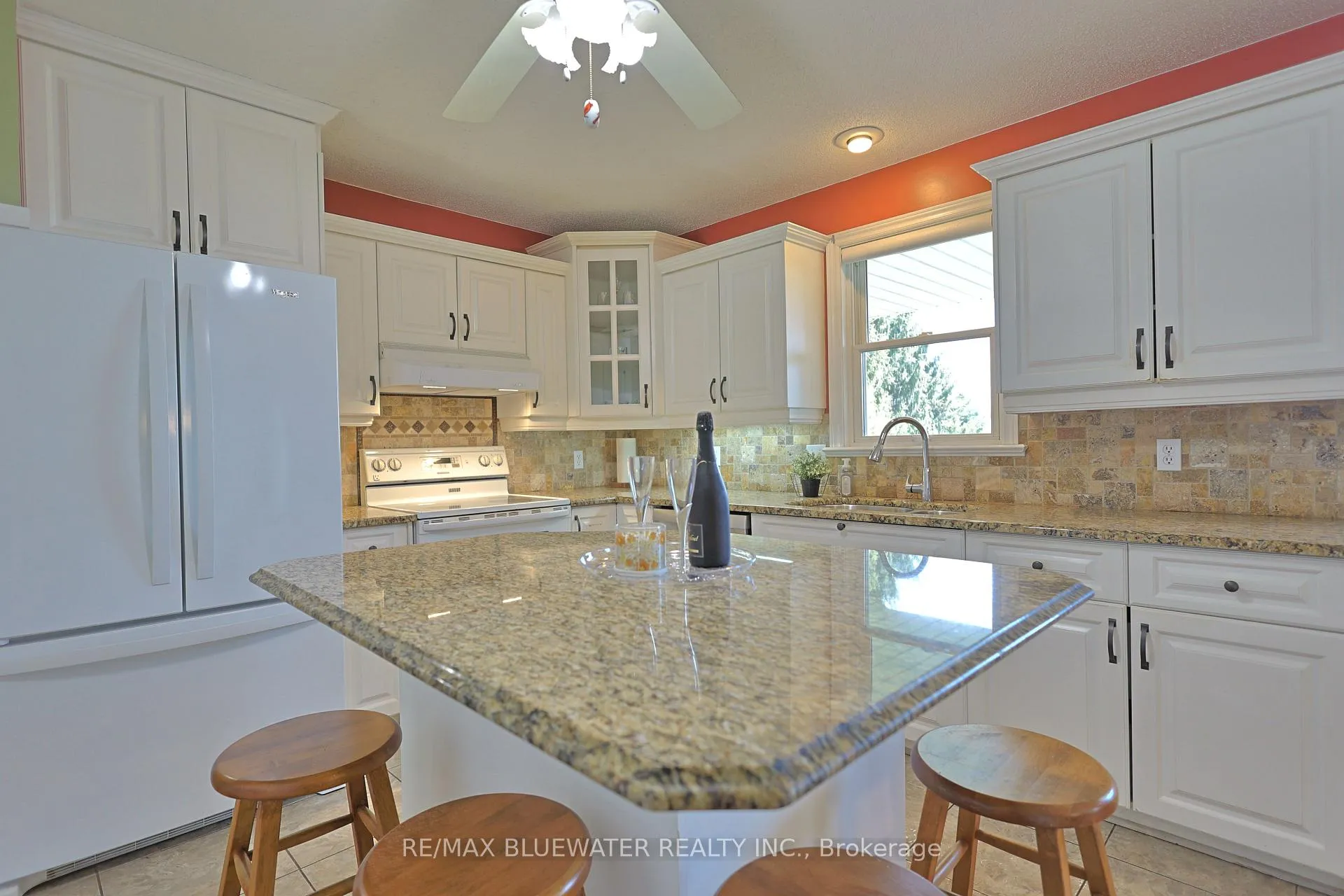 Photo 24 of 9873 Leonard Street, Lambton Shores, Grand Bend — HOMEH