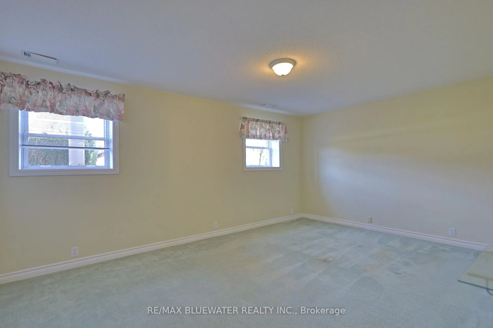Photo 36 of 9873 Leonard Street, Lambton Shores, Grand Bend — HOMEH
