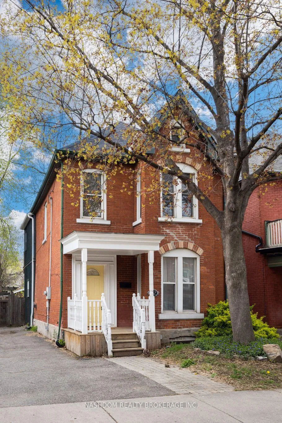 Photo 2 of 42 Erie Avenue, Hamilton, Stinson — HOMEH
