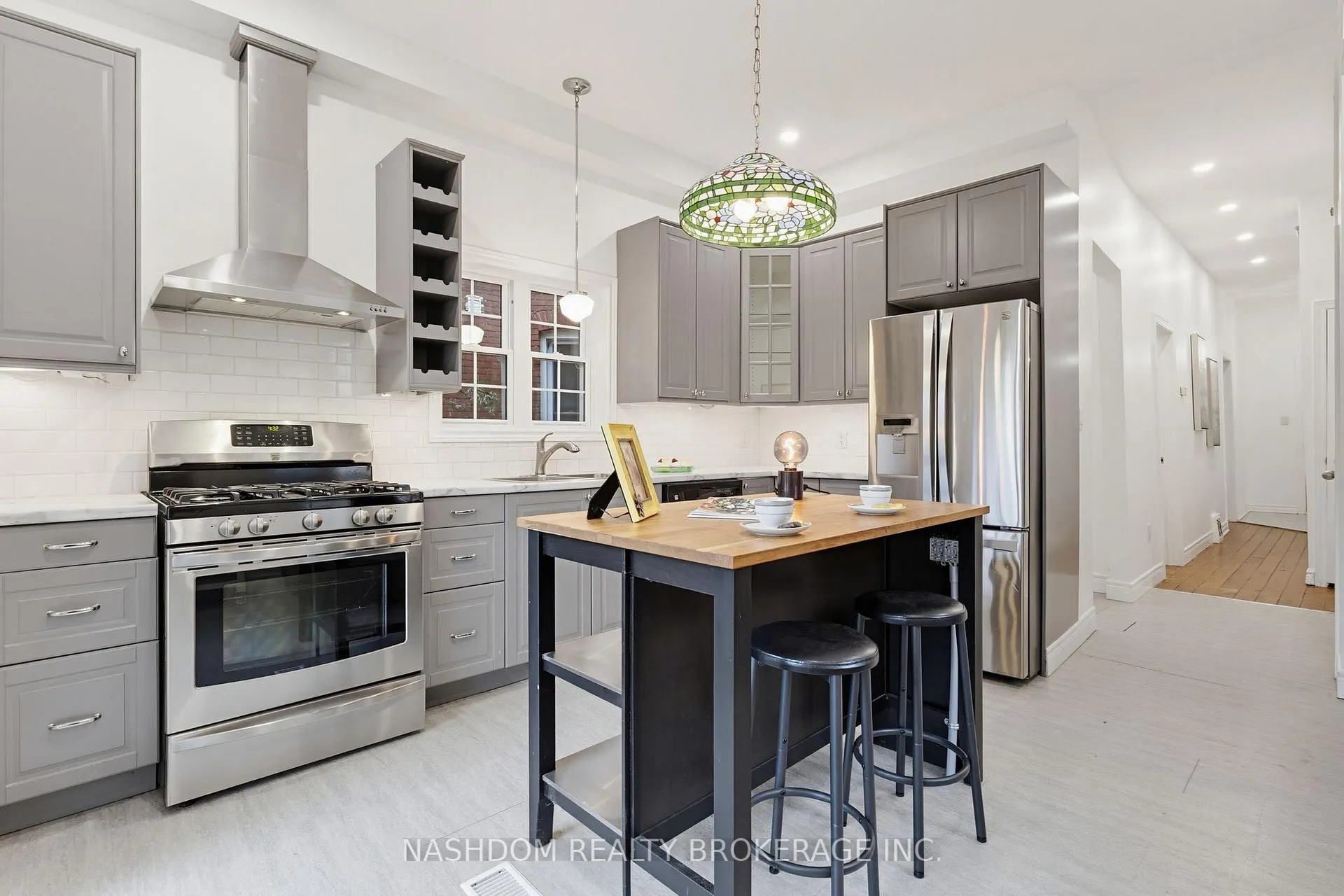 Photo 6 of 42 Erie Avenue, Hamilton, Stinson — HOMEH
