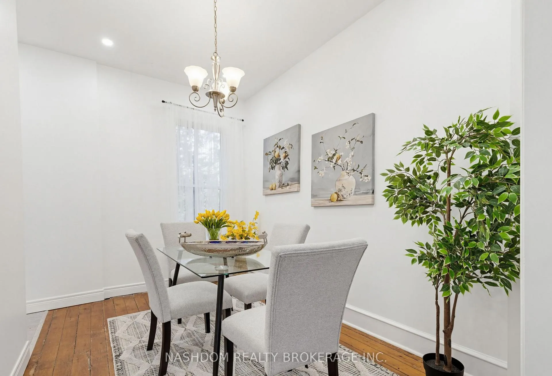 Photo 10 of 42 Erie Avenue, Hamilton, Stinson — HOMEH