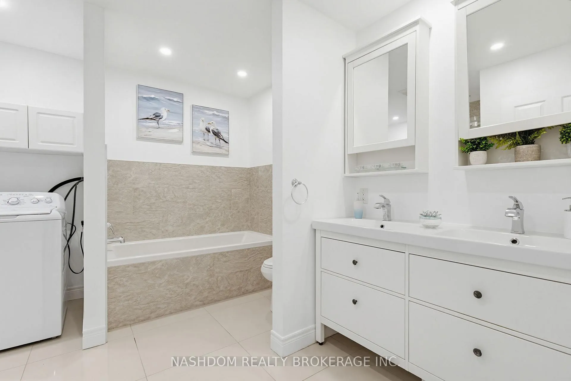 Photo 21 of 42 Erie Avenue, Hamilton, Stinson — HOMEH