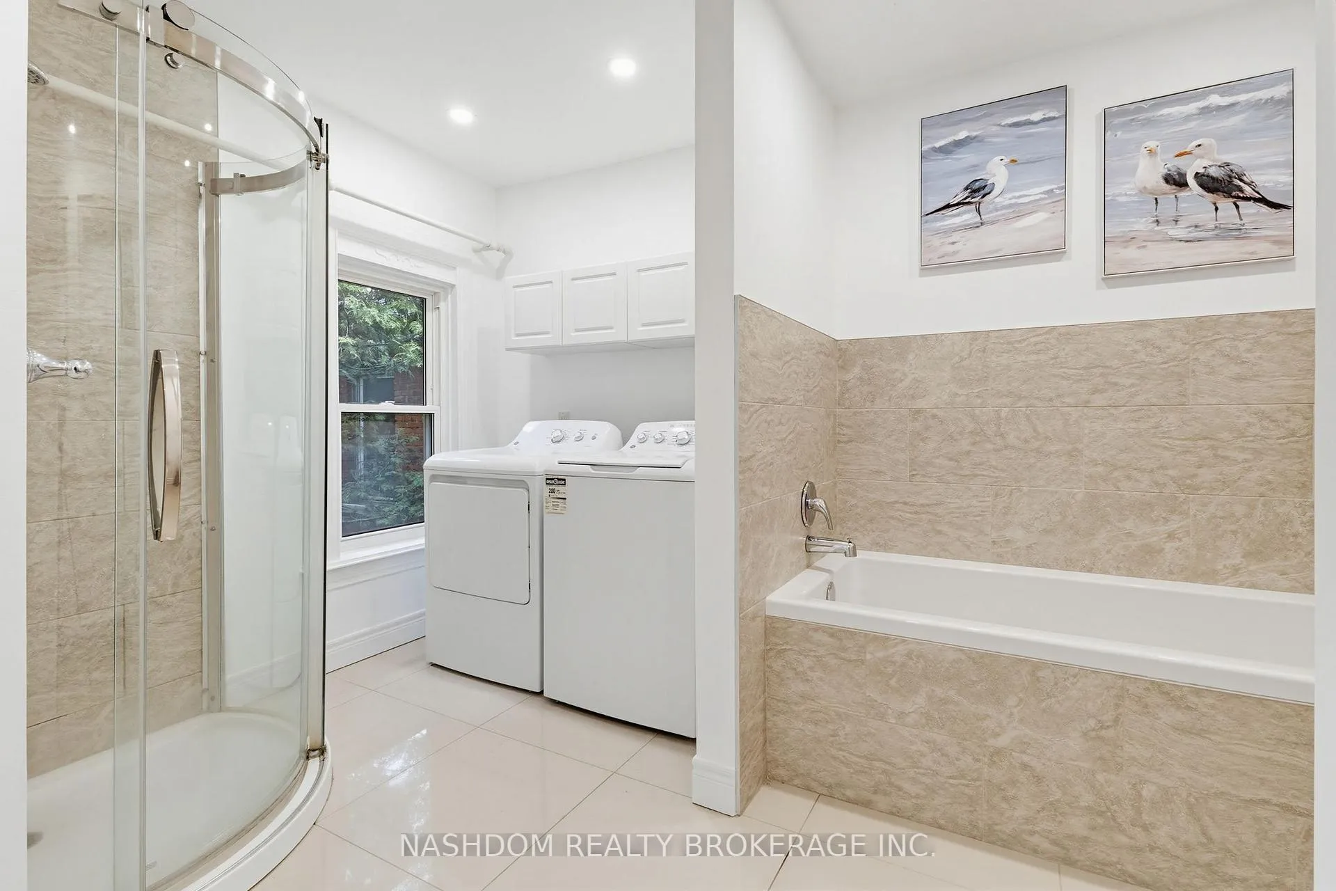 Photo 22 of 42 Erie Avenue, Hamilton, Stinson — HOMEH