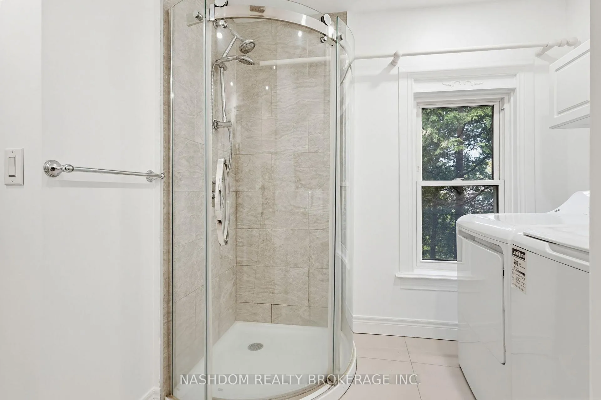 Photo 23 of 42 Erie Avenue, Hamilton, Stinson — HOMEH