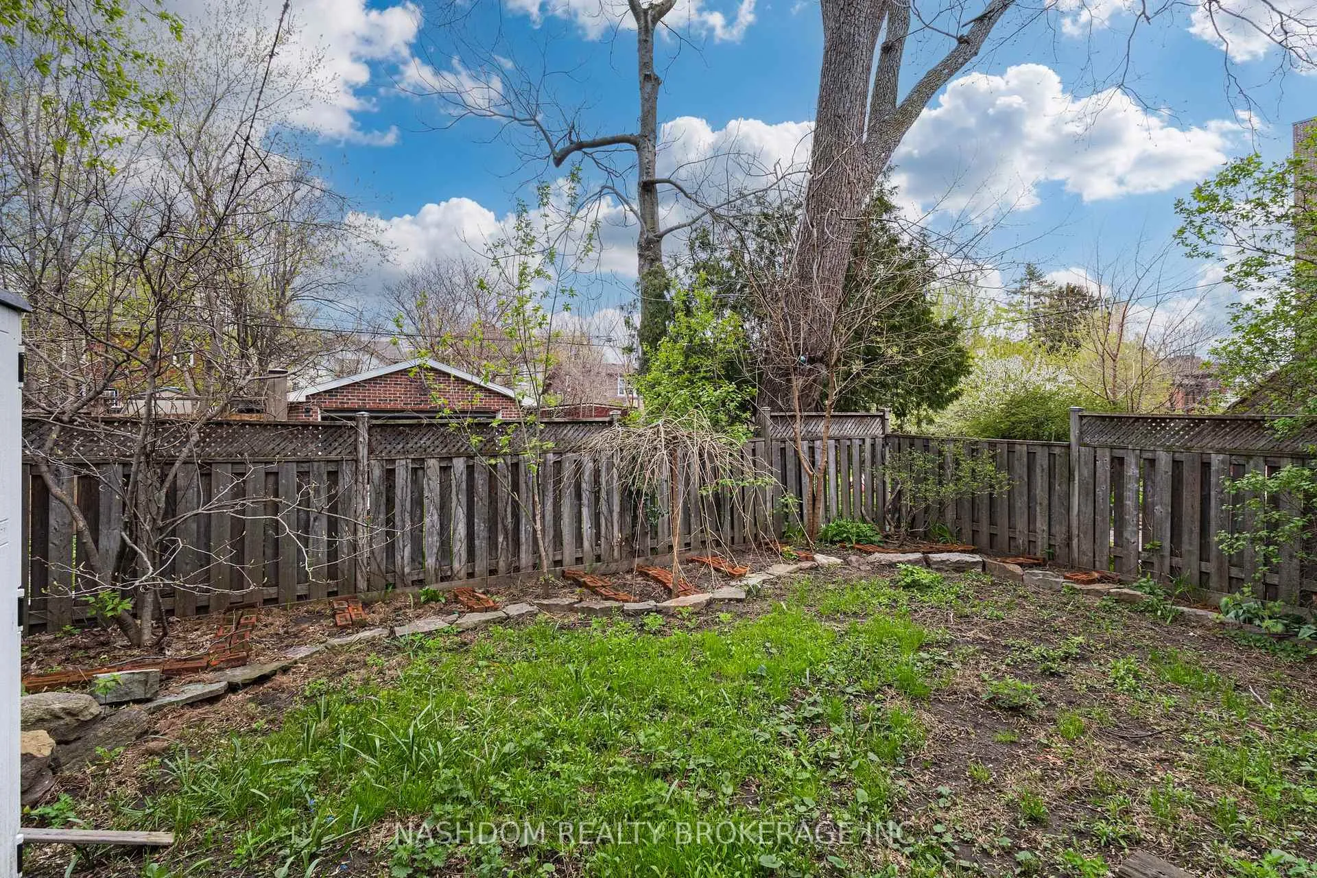 Photo 33 of 42 Erie Avenue, Hamilton, Stinson — HOMEH