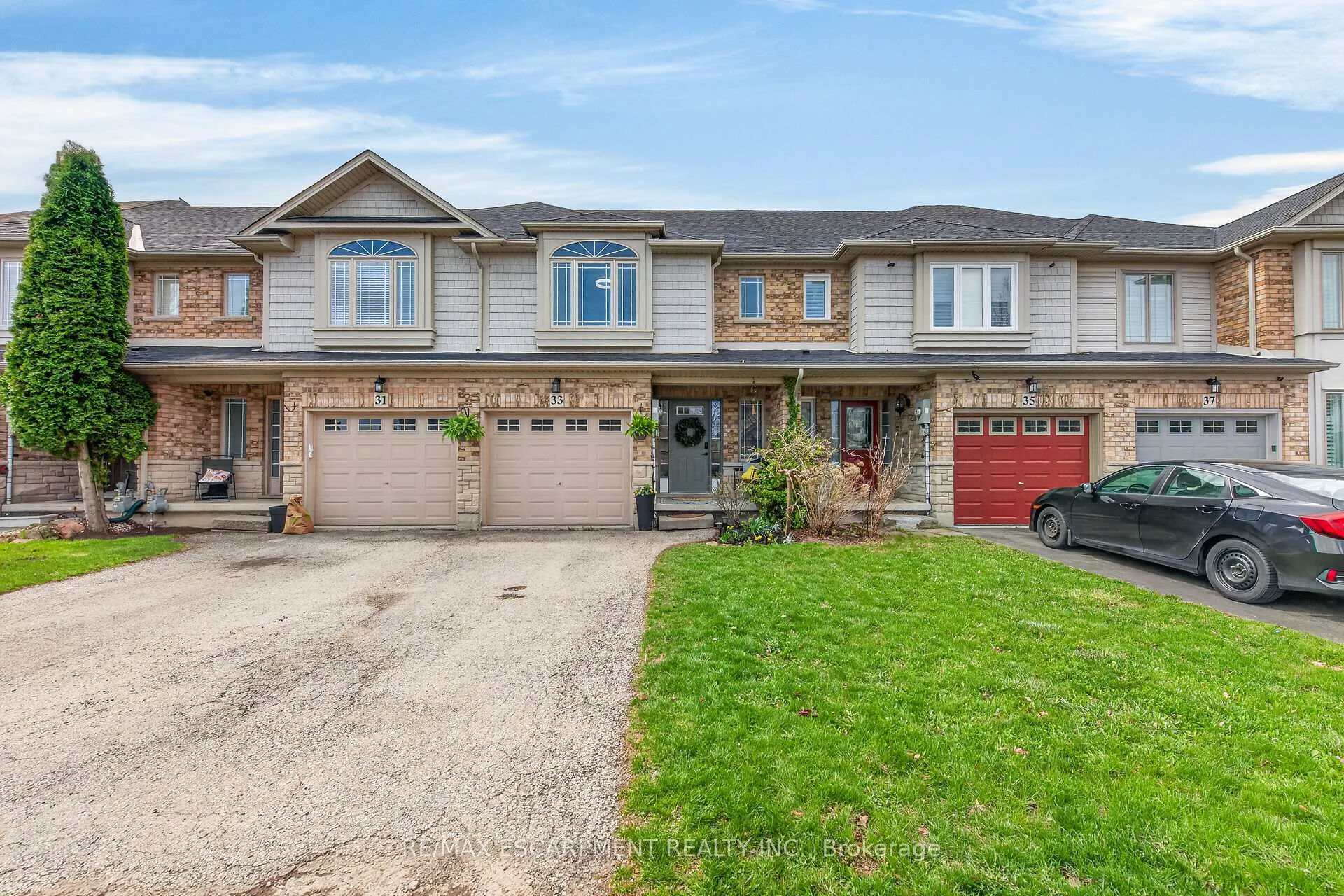 Photo 2 of 33 Voyager Pass, Hamilton, Binbrook — HOMEH