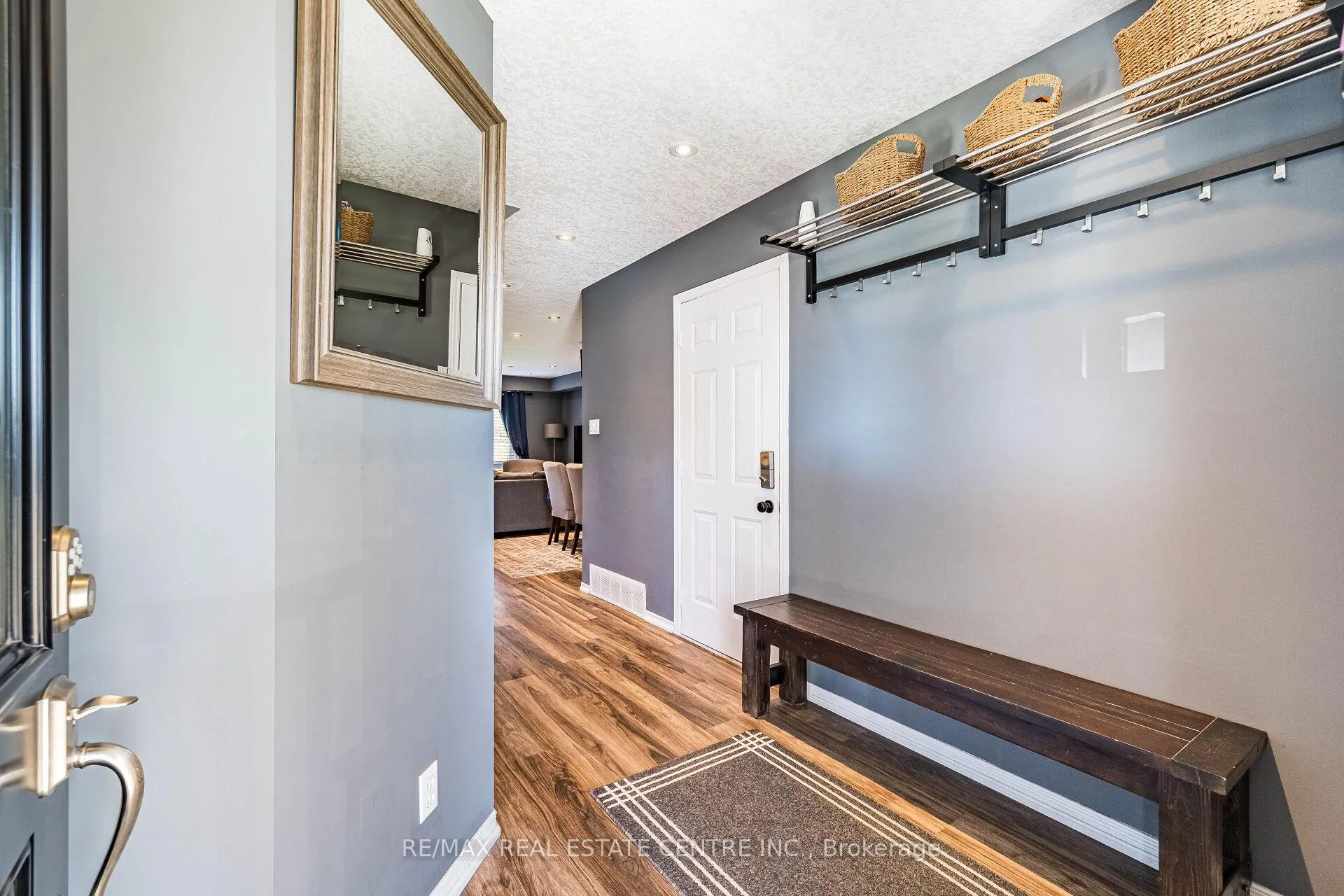 Photo 5 of 25 Settlers Road, Orangeville — HOMEH