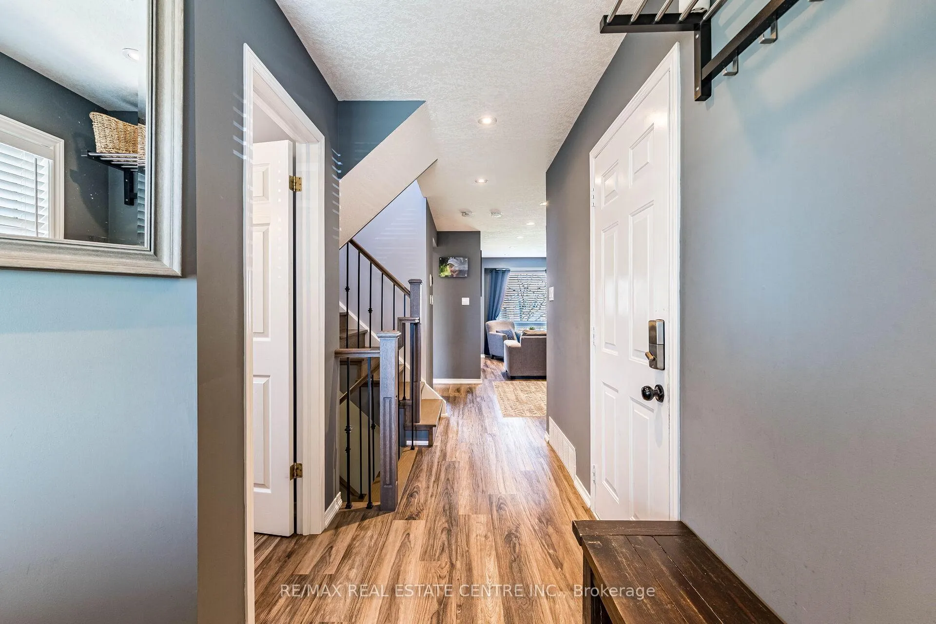 Photo 6 of 25 Settlers Road, Orangeville — HOMEH