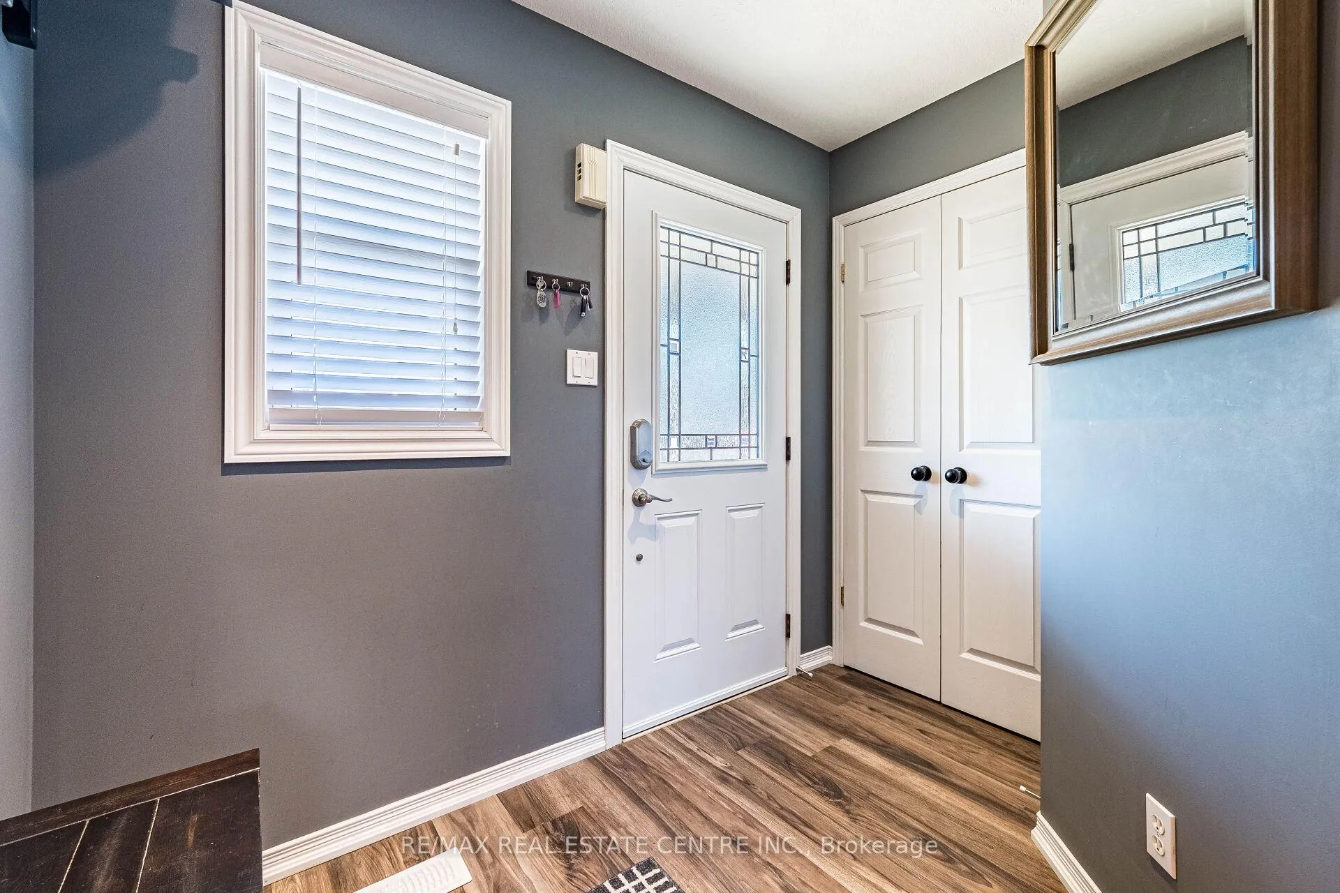 Photo 7 of 25 Settlers Road, Orangeville — HOMEH