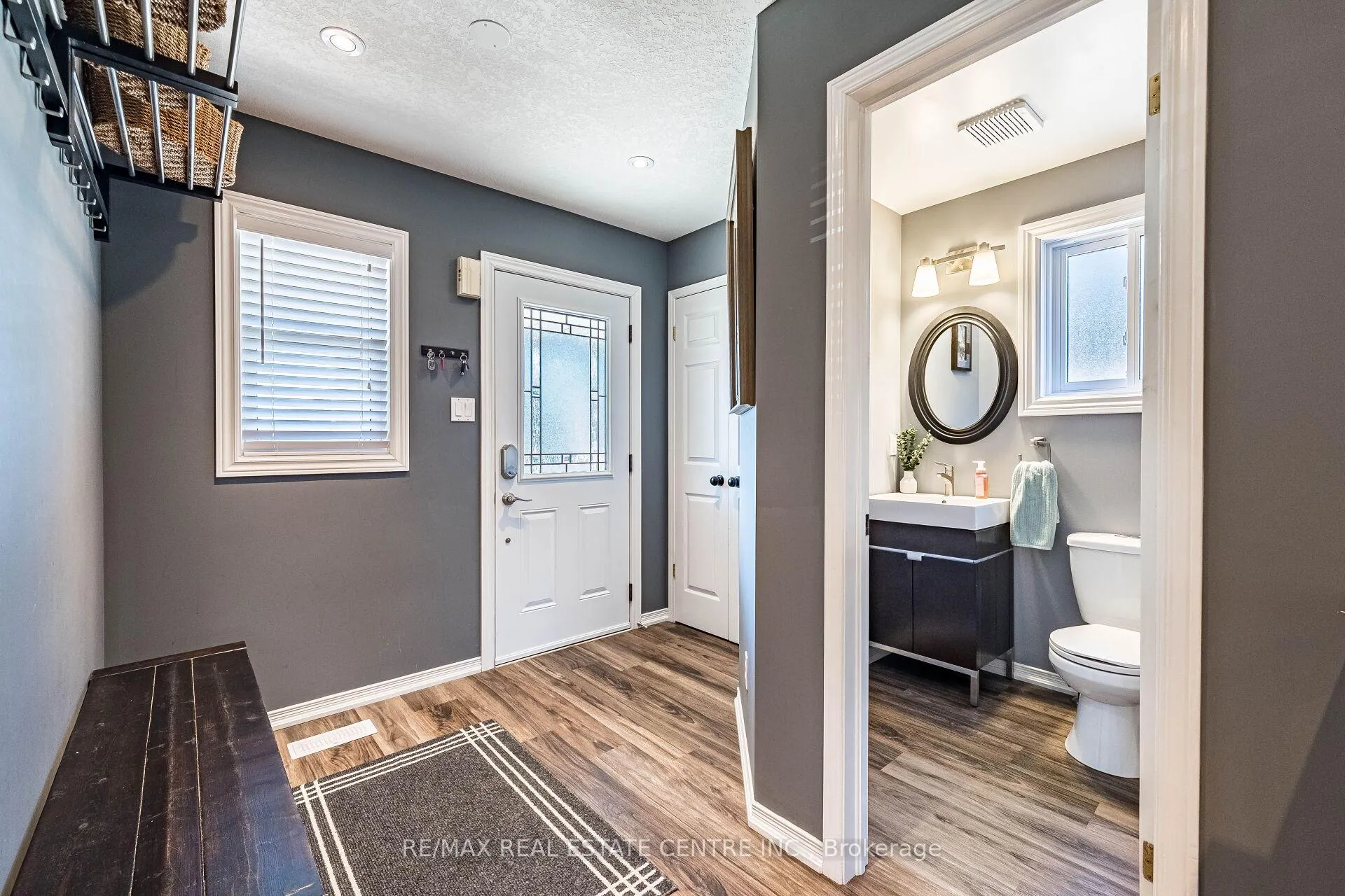 Photo 8 of 25 Settlers Road, Orangeville — HOMEH