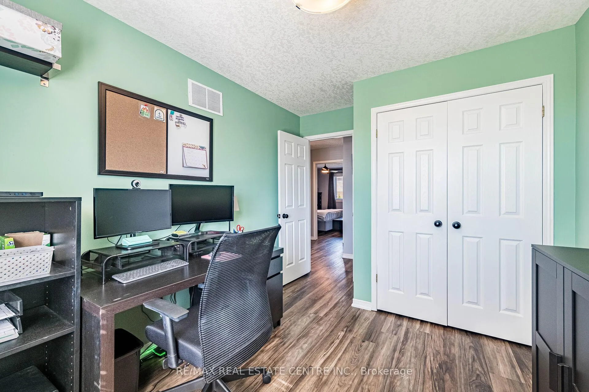 Photo 33 of 25 Settlers Road, Orangeville — HOMEH