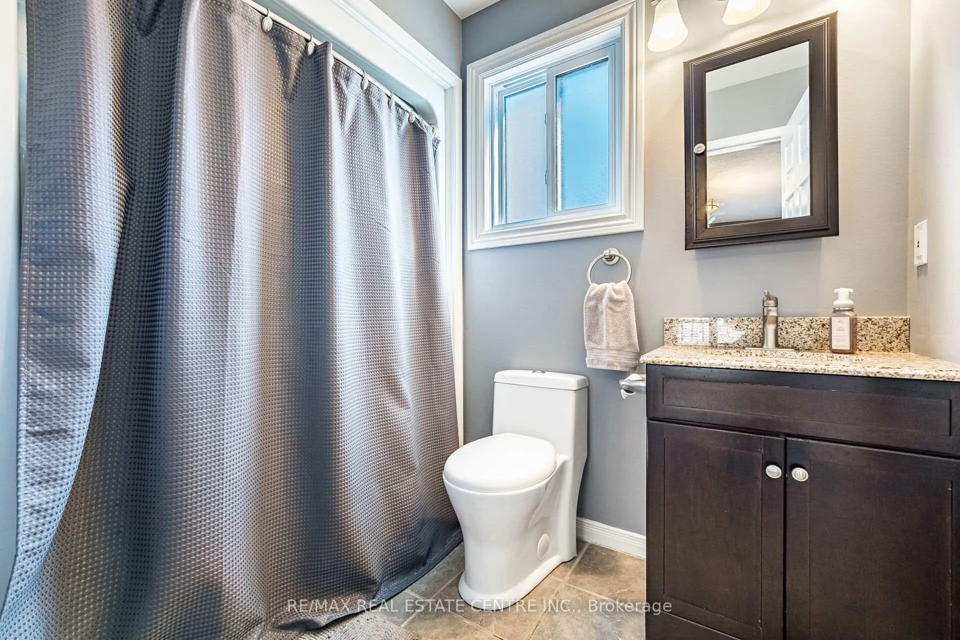 Photo 36 of 25 Settlers Road, Orangeville — HOMEH