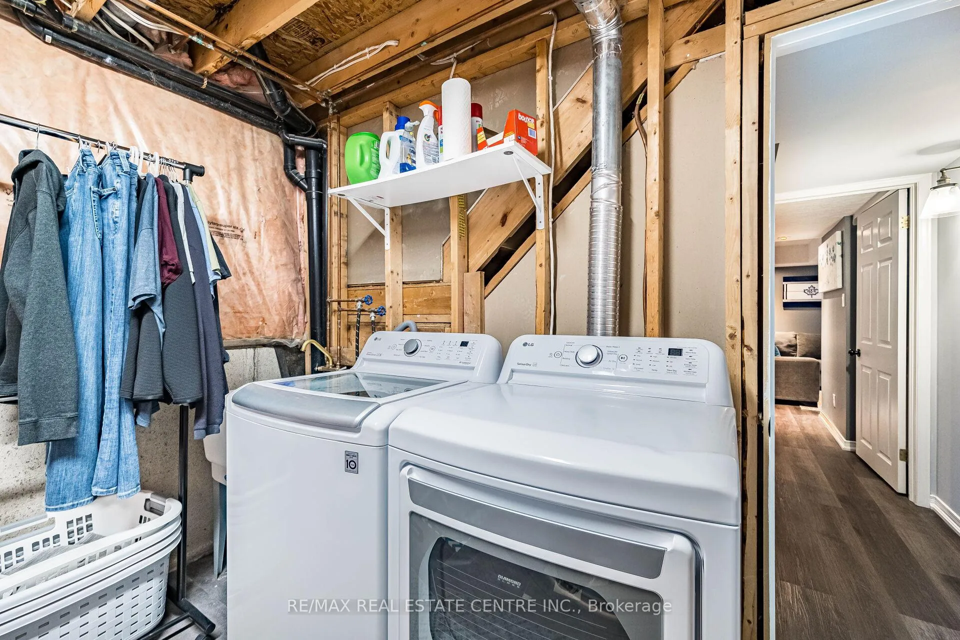 Photo 40 of 25 Settlers Road, Orangeville — HOMEH