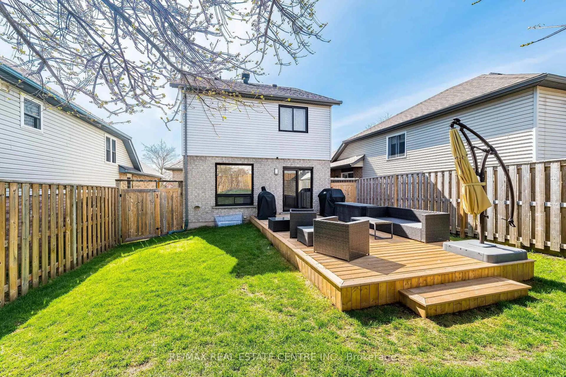 Photo 46 of 25 Settlers Road, Orangeville — HOMEH