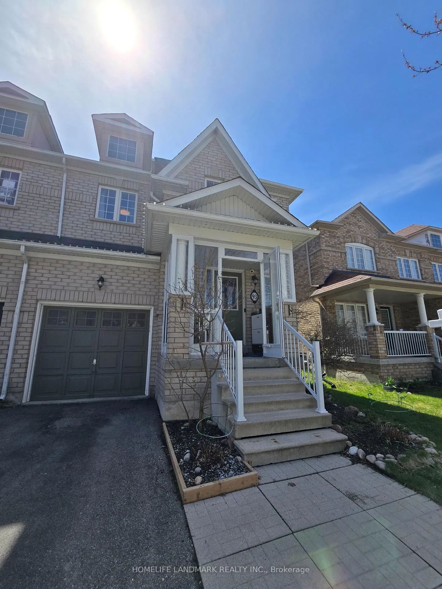 Photo 2 of 93 Park Place Drive, Markham, Greensborough — HOMEH
