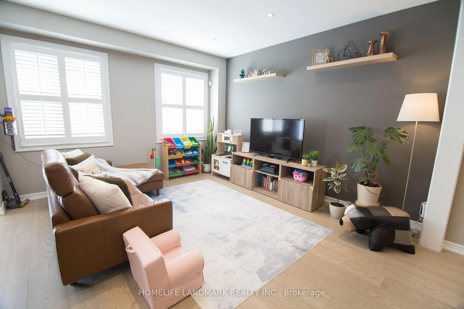 Photo 10 of 93 Park Place Drive, Markham, Greensborough — HOMEH