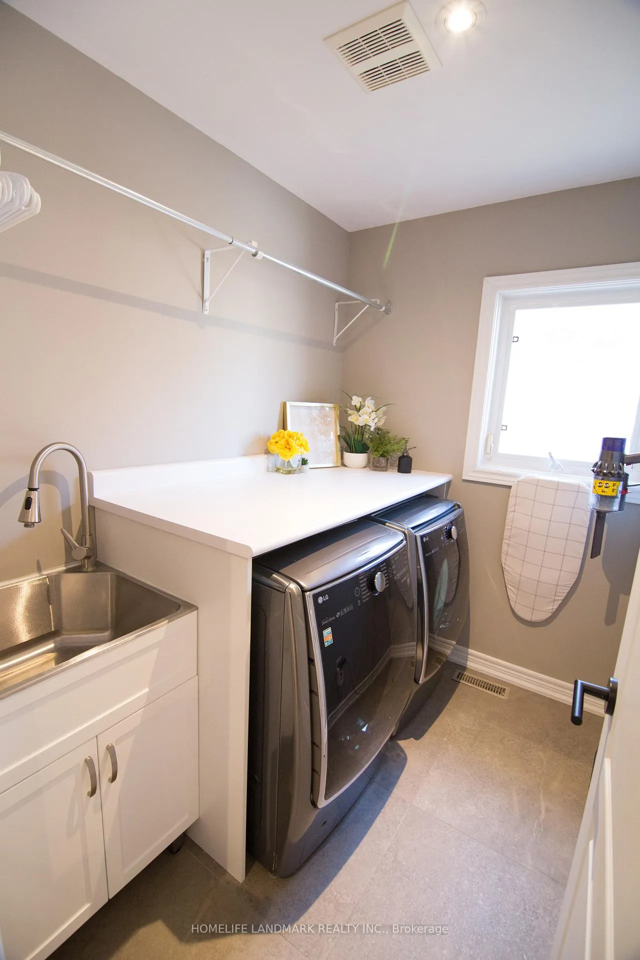 Photo 25 of 93 Park Place Drive, Markham, Greensborough — HOMEH