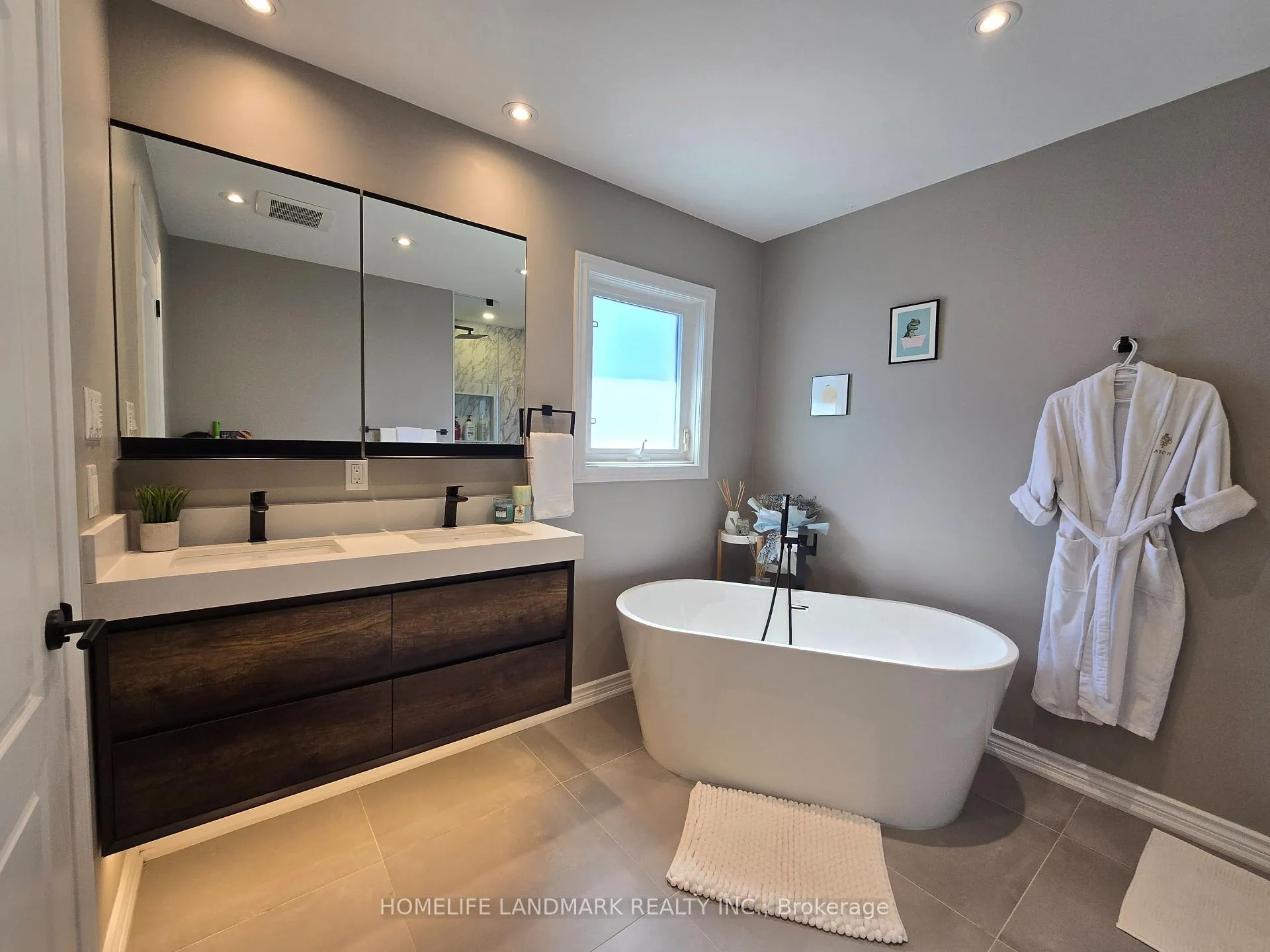 Photo 34 of 93 Park Place Drive, Markham, Greensborough — HOMEH