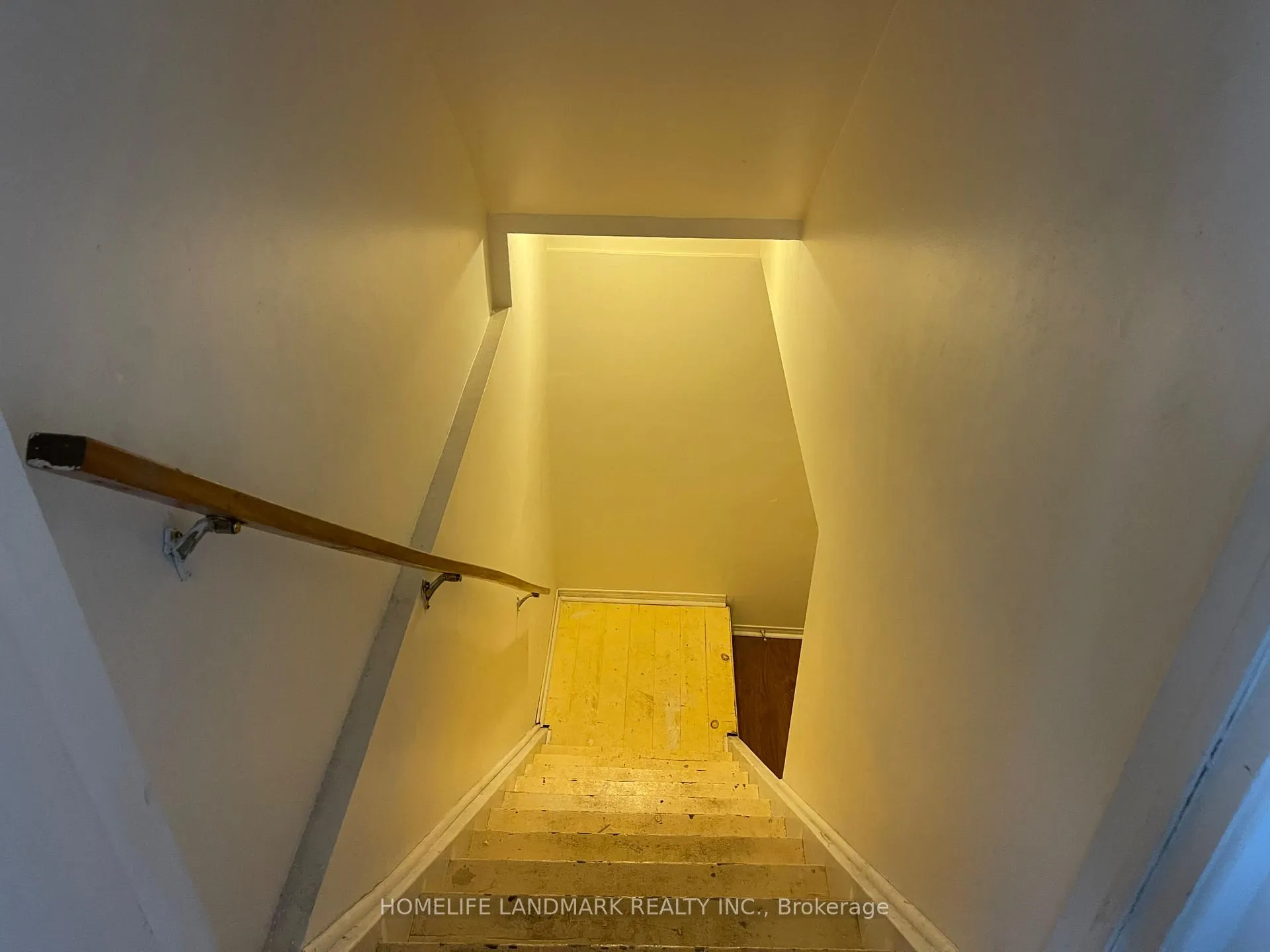 Photo 3 of Unit Bsmt, 90 Crittenden Square, Scarborough, Malvern — HOMEH