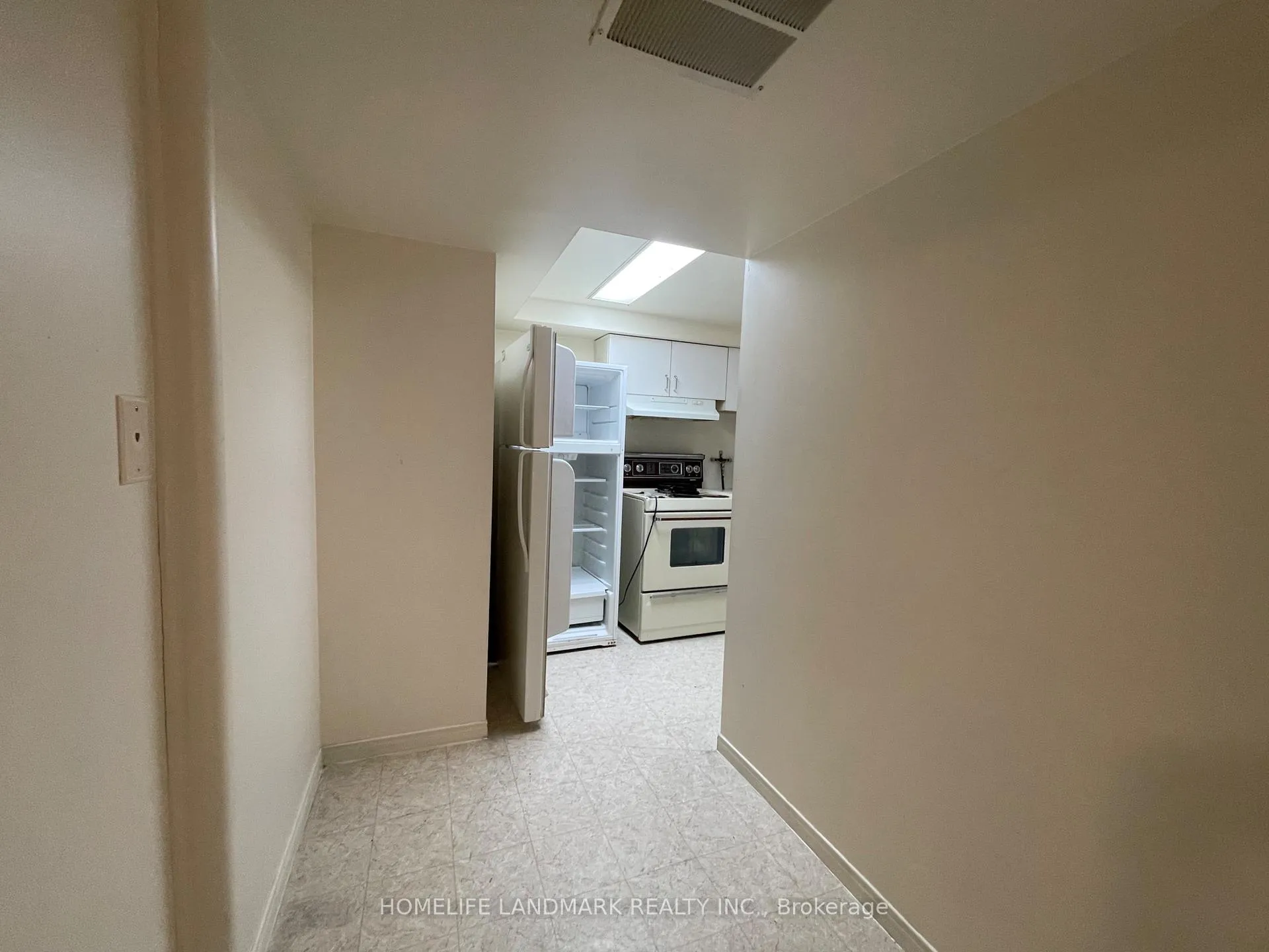 Photo 8 of Unit Bsmt, 90 Crittenden Square, Scarborough, Malvern — HOMEH