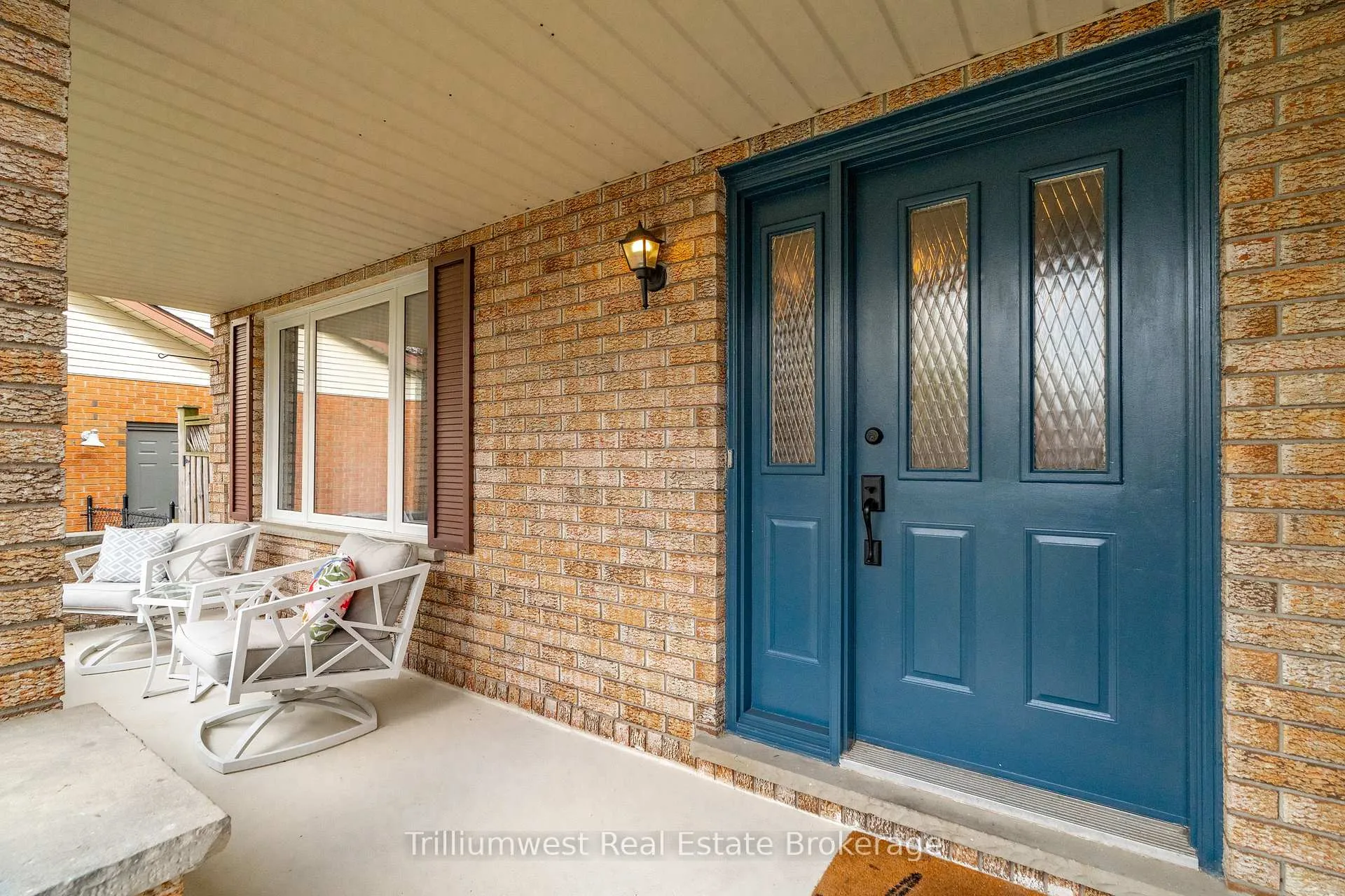 Photo 4 of 210 Old Country Place, Kitchener — HOMEH