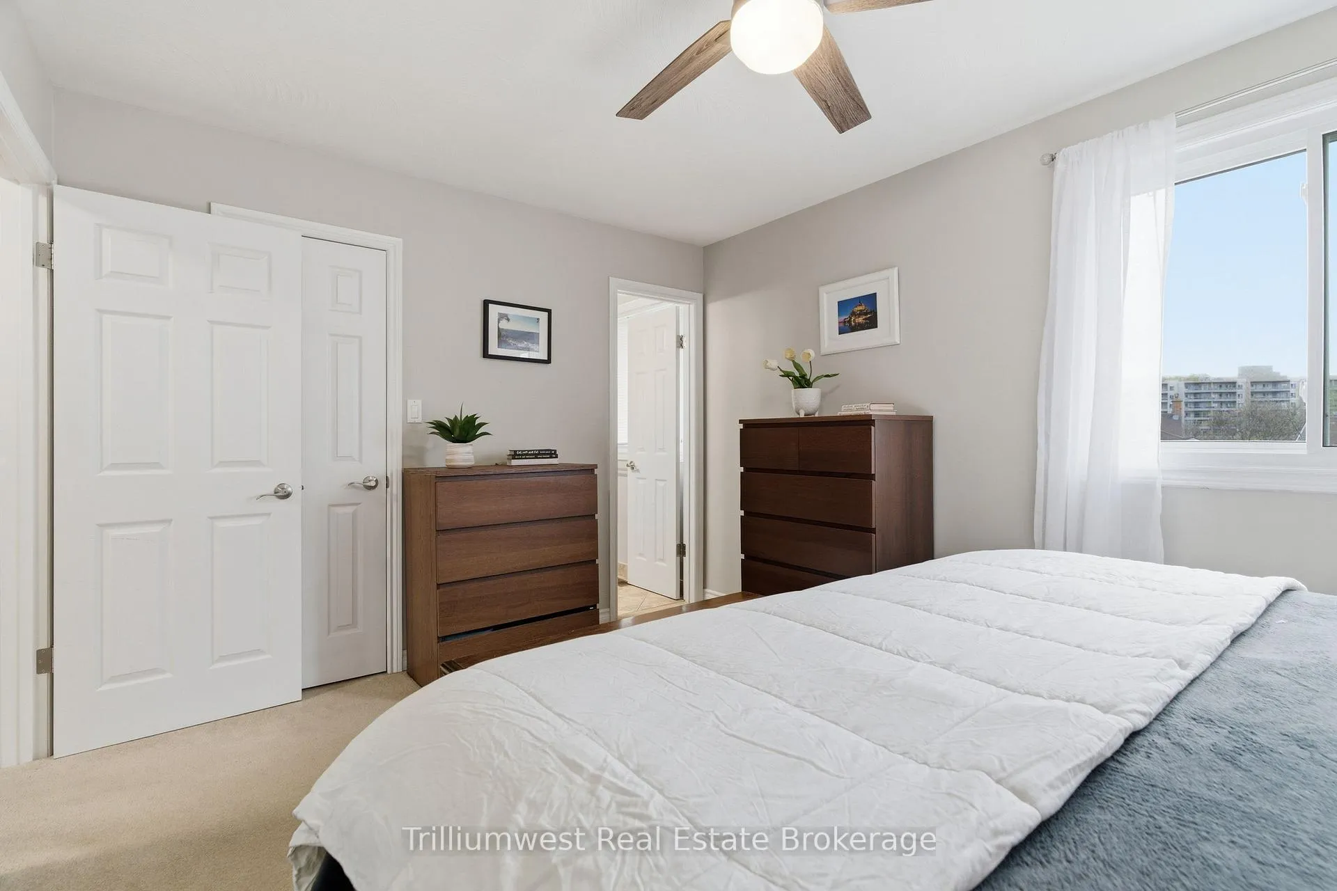 Photo 19 of 210 Old Country Place, Kitchener — HOMEH