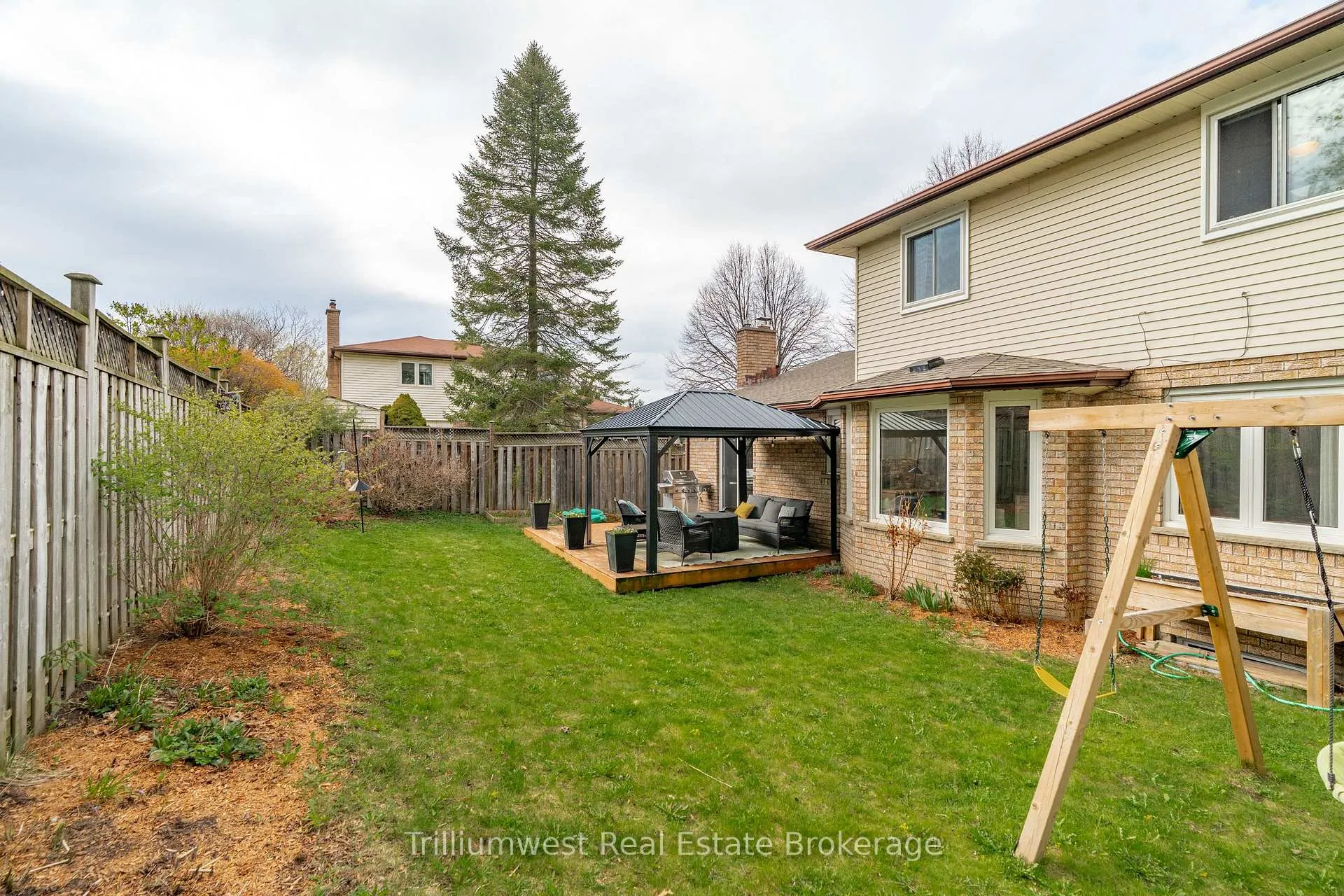 Photo 35 of 210 Old Country Place, Kitchener — HOMEH