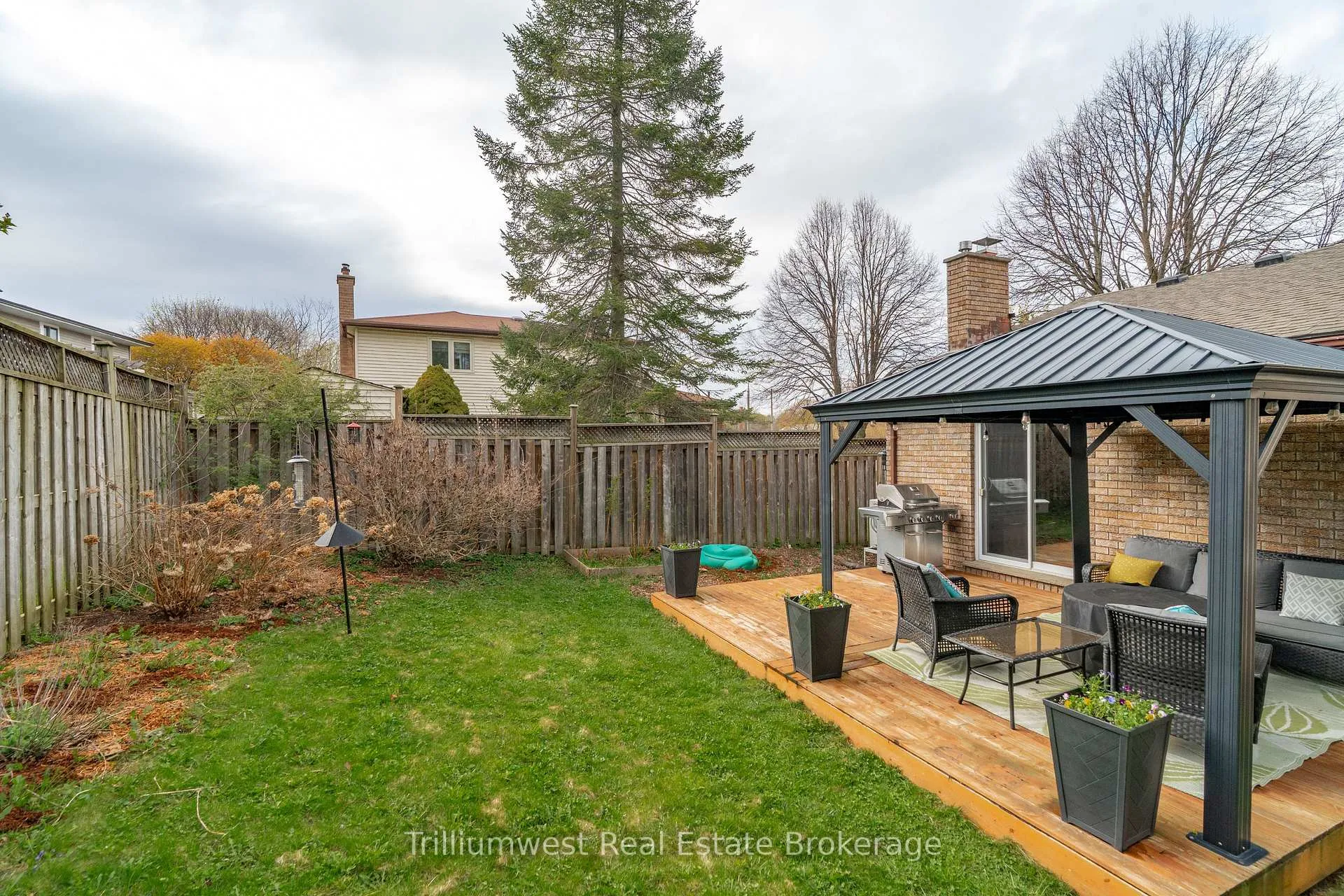 Photo 36 of 210 Old Country Place, Kitchener — HOMEH
