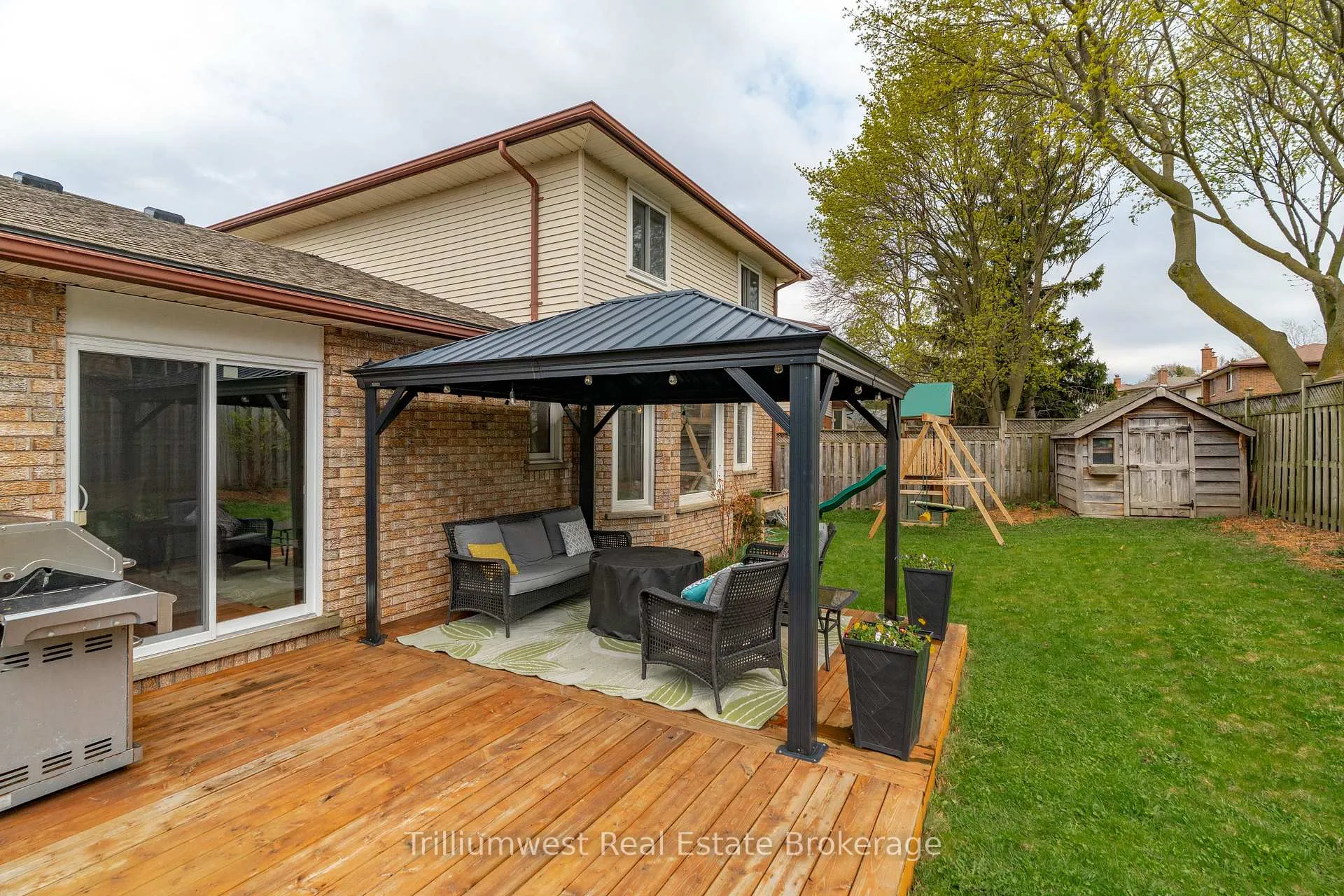 Photo 39 of 210 Old Country Place, Kitchener — HOMEH