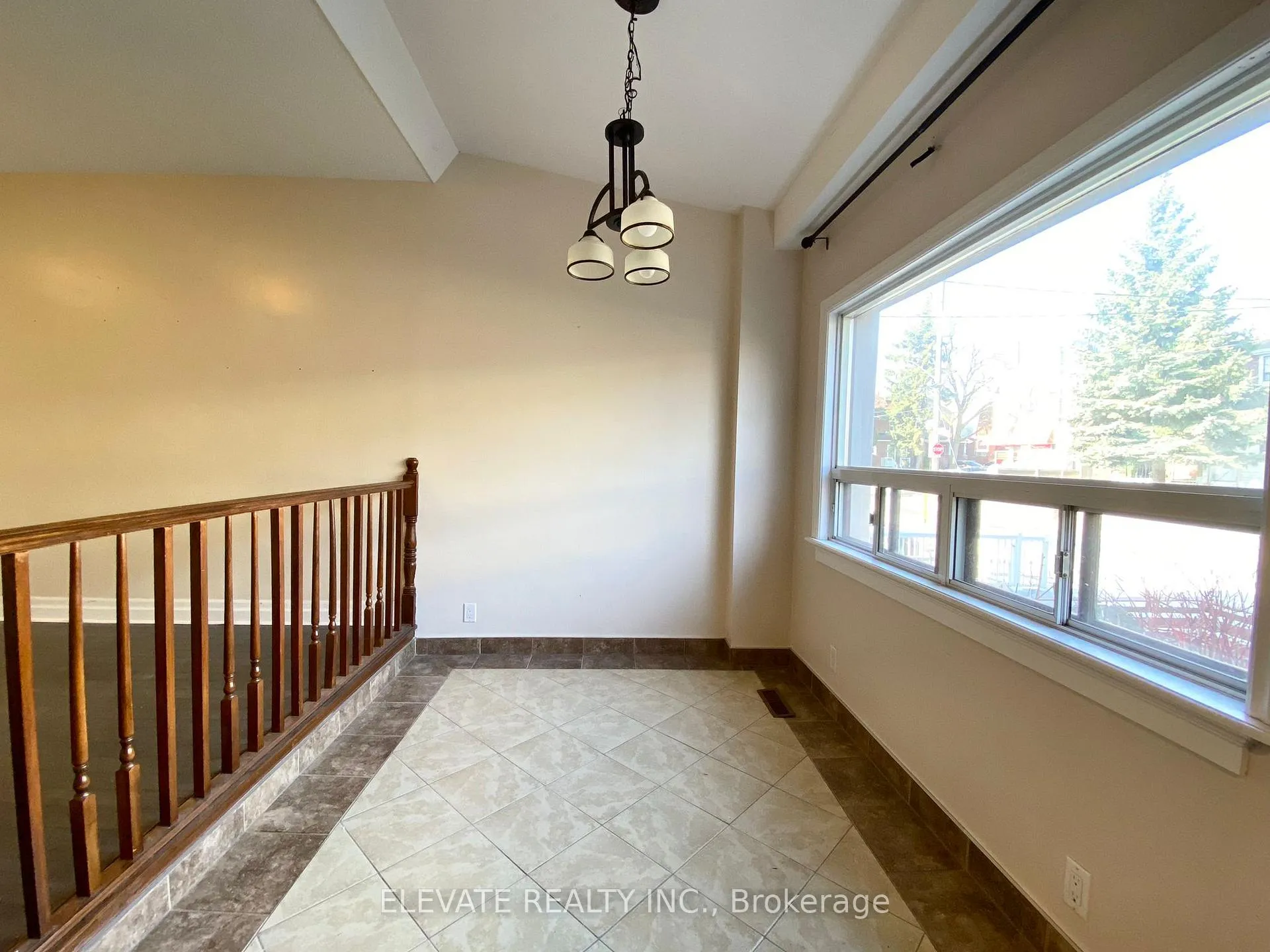 Photo 4 of 268 Silverthorn Avenue, Toronto, Weston-Pellam Park — HOMEH