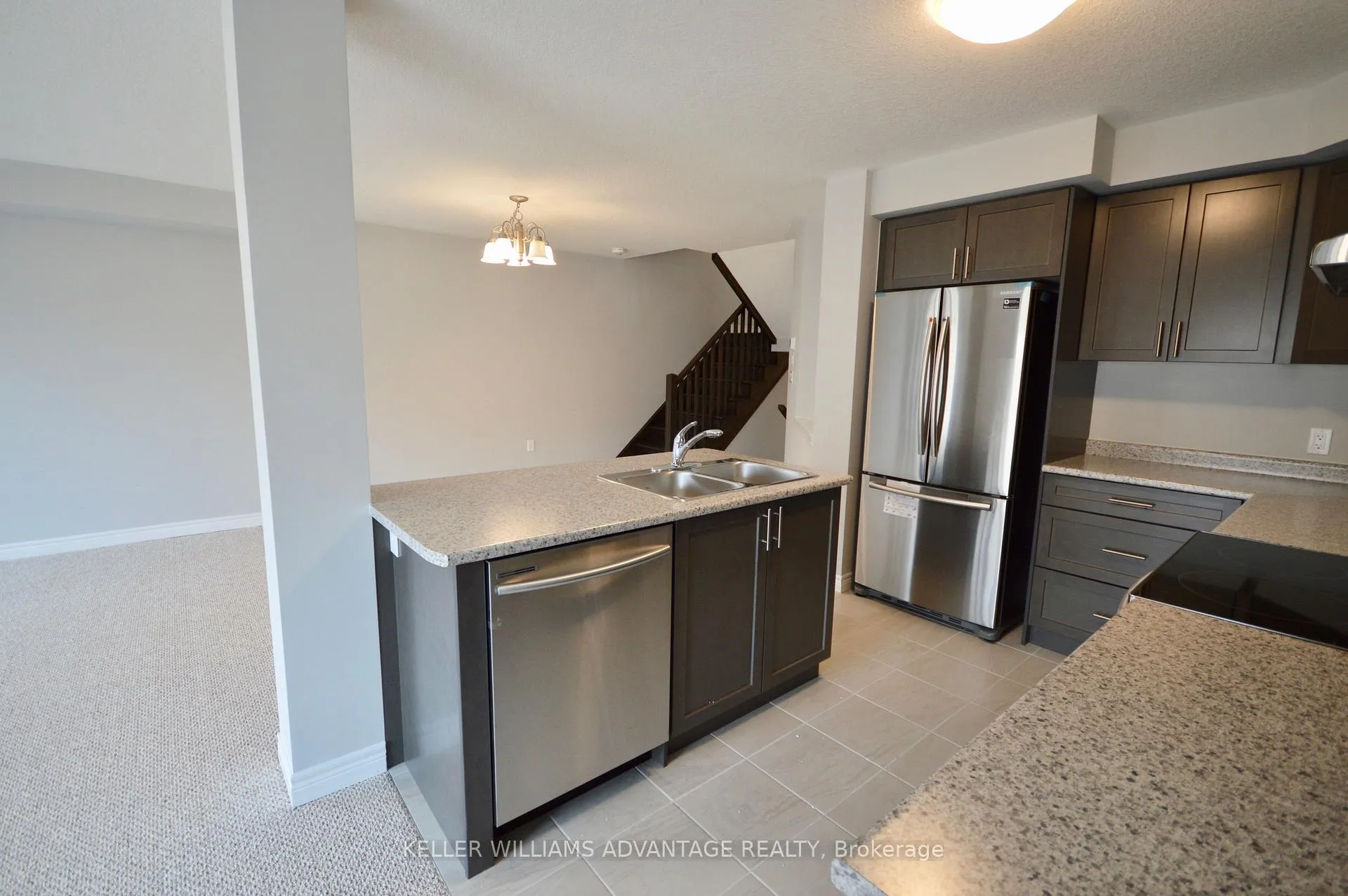 Photo 3 of 34 Cittadella Boulevard, Hamilton, Hannon — HOMEH