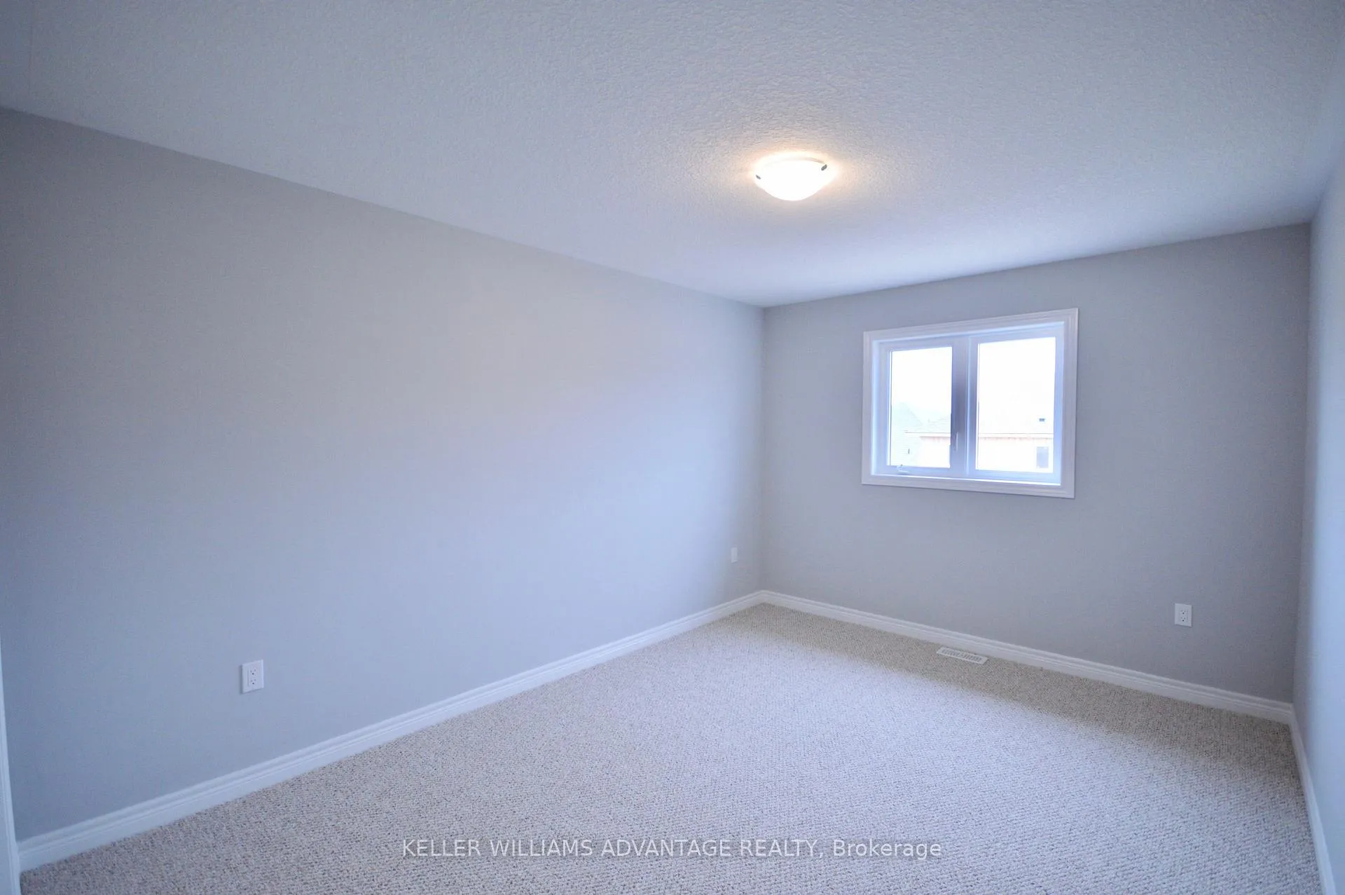 Photo 10 of 34 Cittadella Boulevard, Hamilton, Hannon — HOMEH
