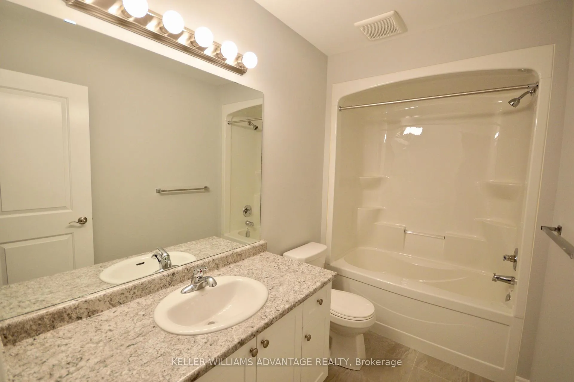 Photo 12 of 34 Cittadella Boulevard, Hamilton, Hannon — HOMEH