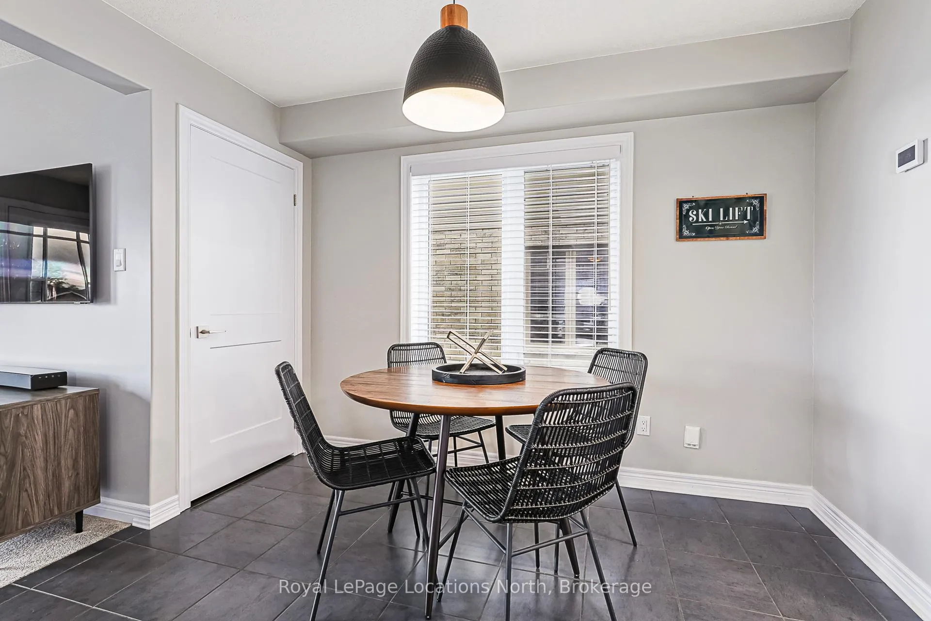 Photo 4 of 10 Foley Crescent, Collingwood — HOMEH