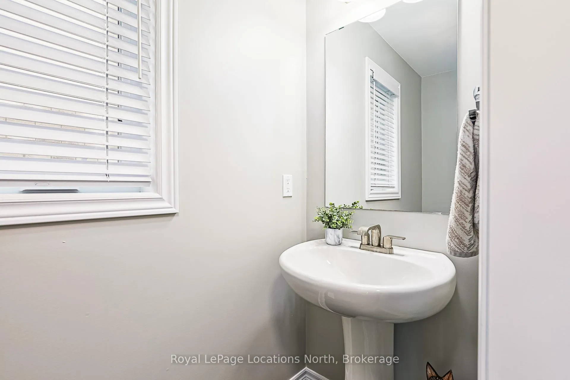 Photo 9 of 10 Foley Crescent, Collingwood — HOMEH