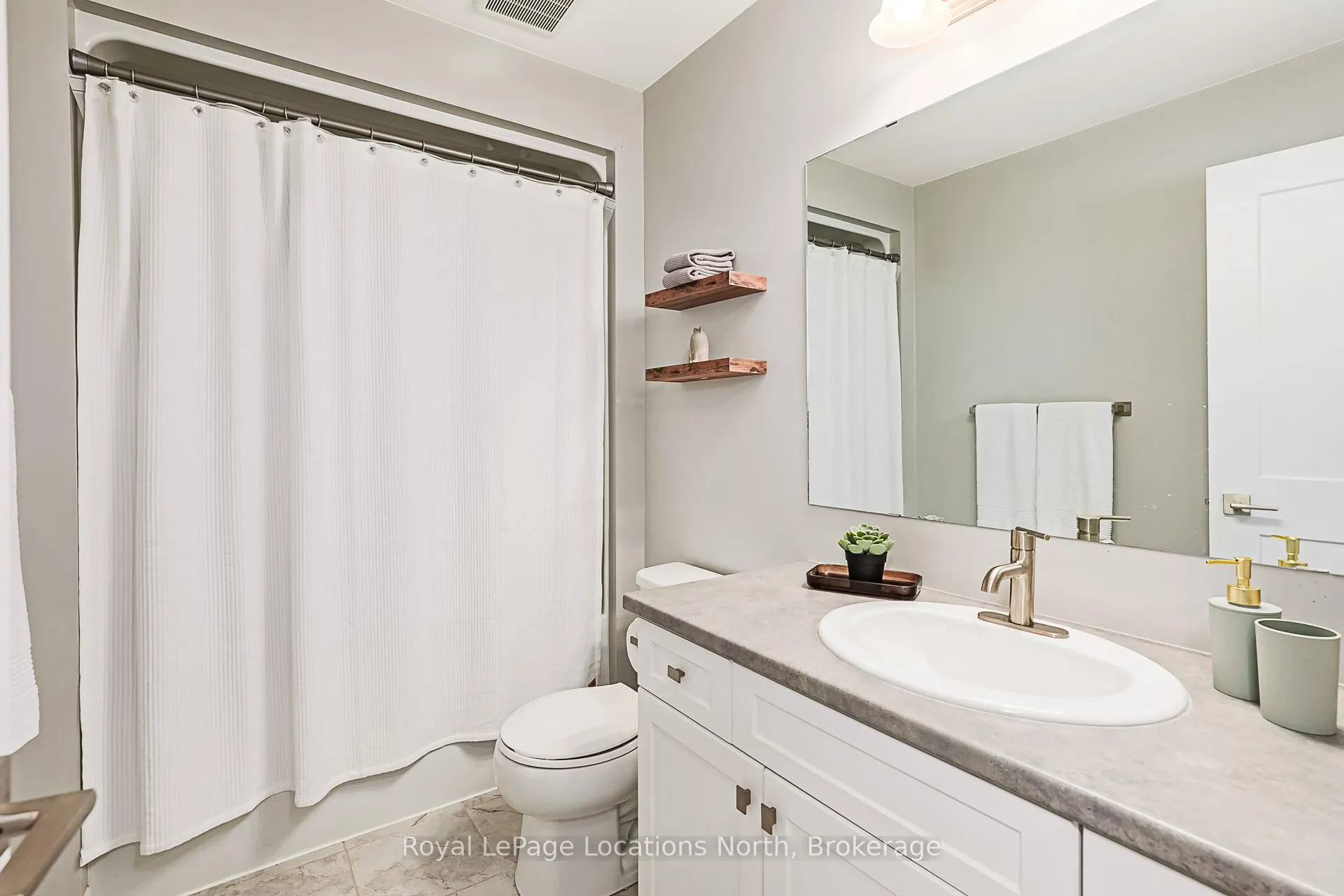 Photo 12 of 10 Foley Crescent, Collingwood — HOMEH