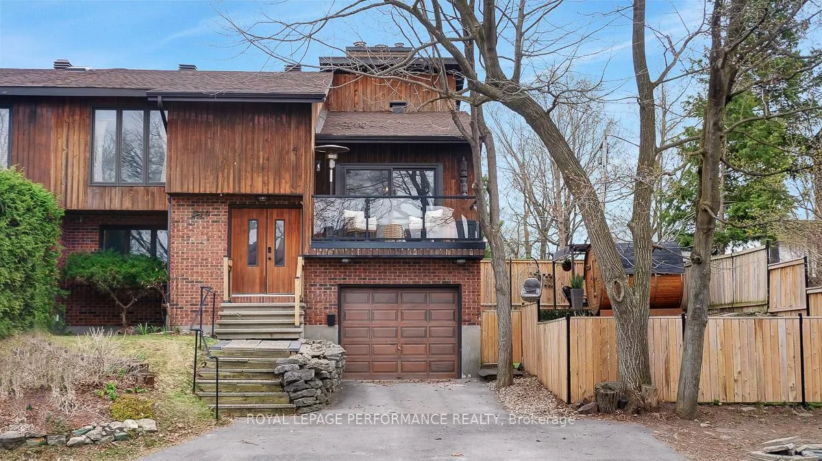 Front of 510 Foxview Place