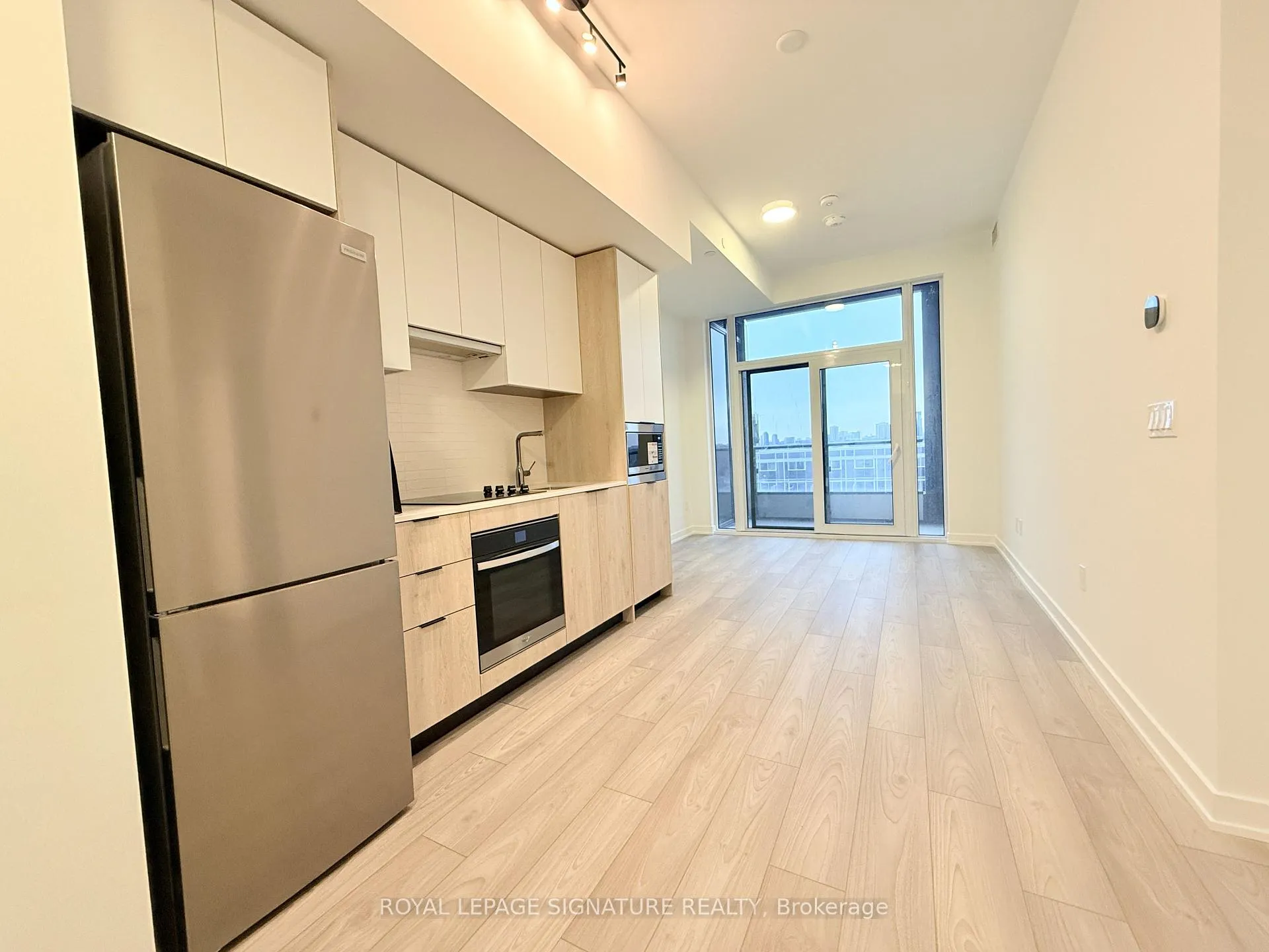 Photo 3 of Unit 923, 1007 The Queensway, Etobicoke, Islington-City Centre West — HOMEH