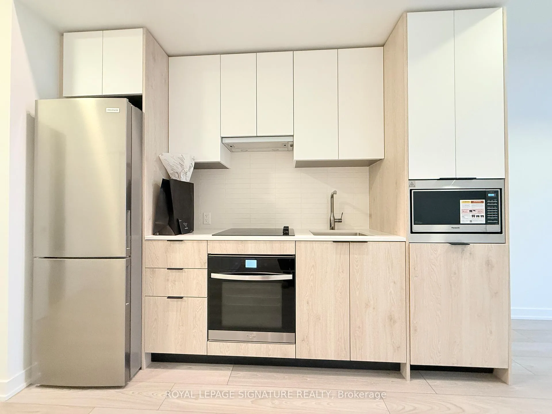 Photo 4 of Unit 923, 1007 The Queensway, Etobicoke, Islington-City Centre West — HOMEH
