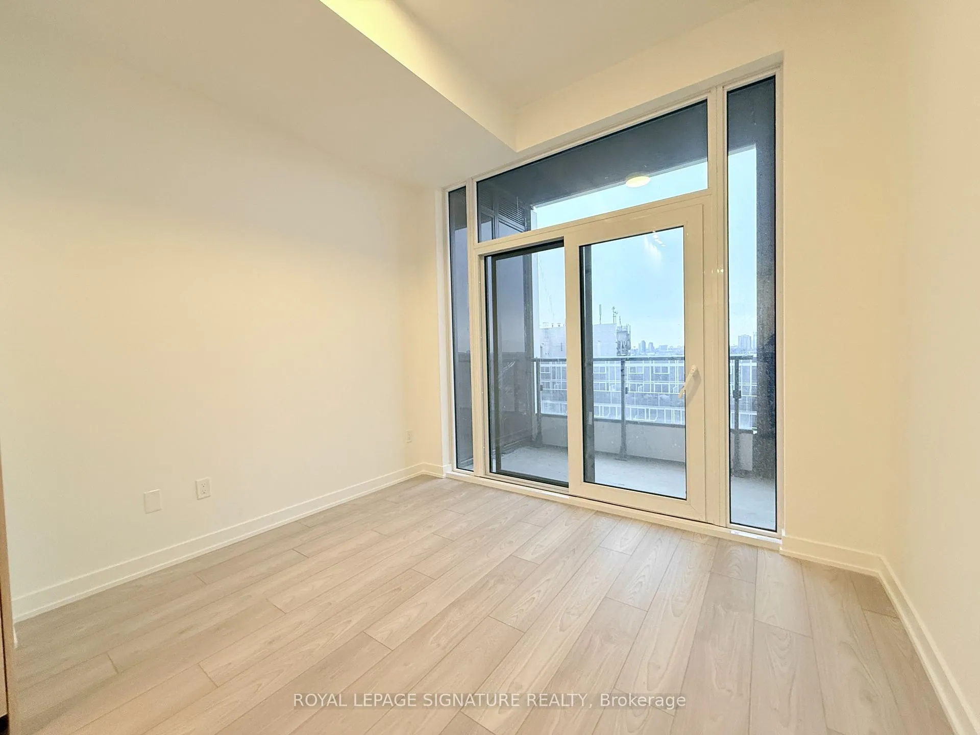 Photo 5 of Unit 923, 1007 The Queensway, Etobicoke, Islington-City Centre West — HOMEH
