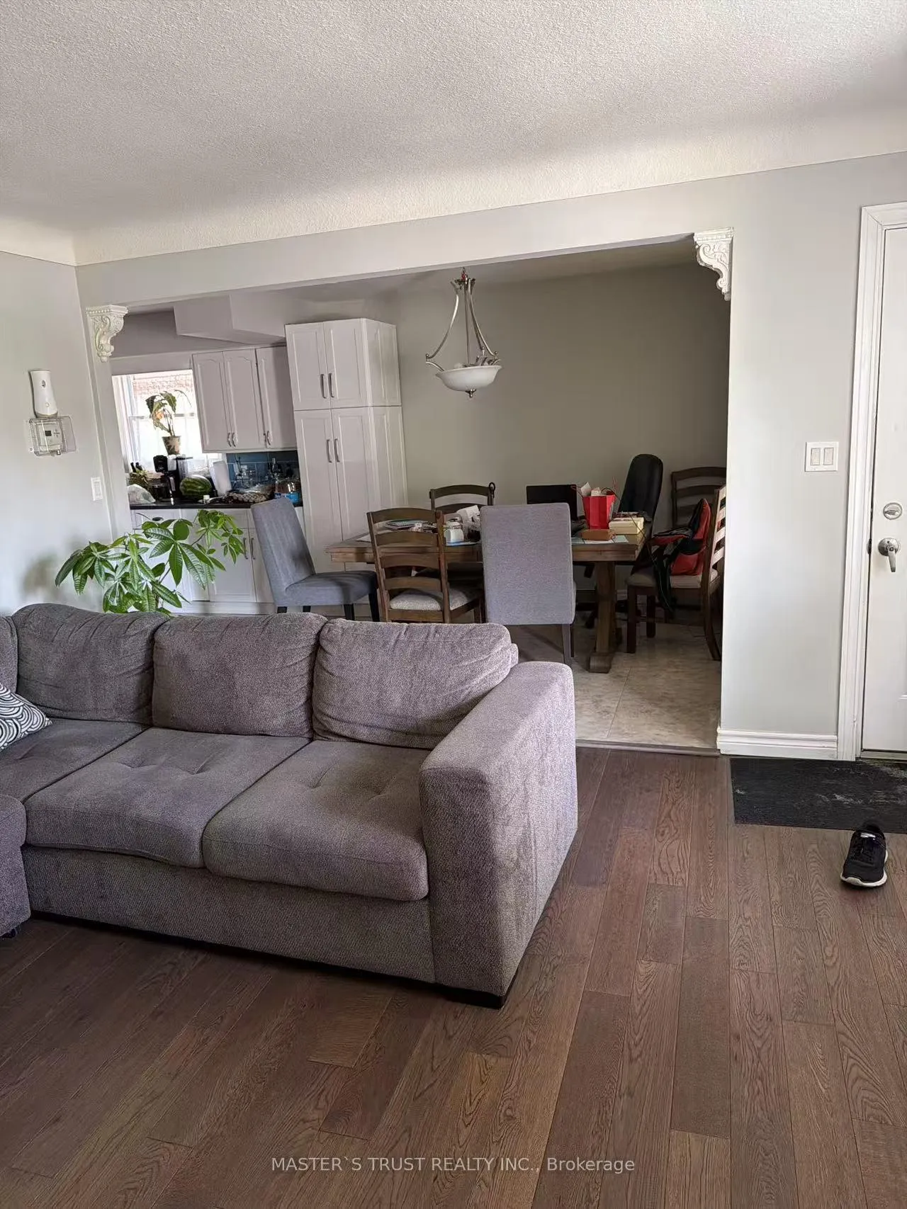 Photo 5 of 32 Gale Crescent, St. Catharines, E. Chester — HOMEH