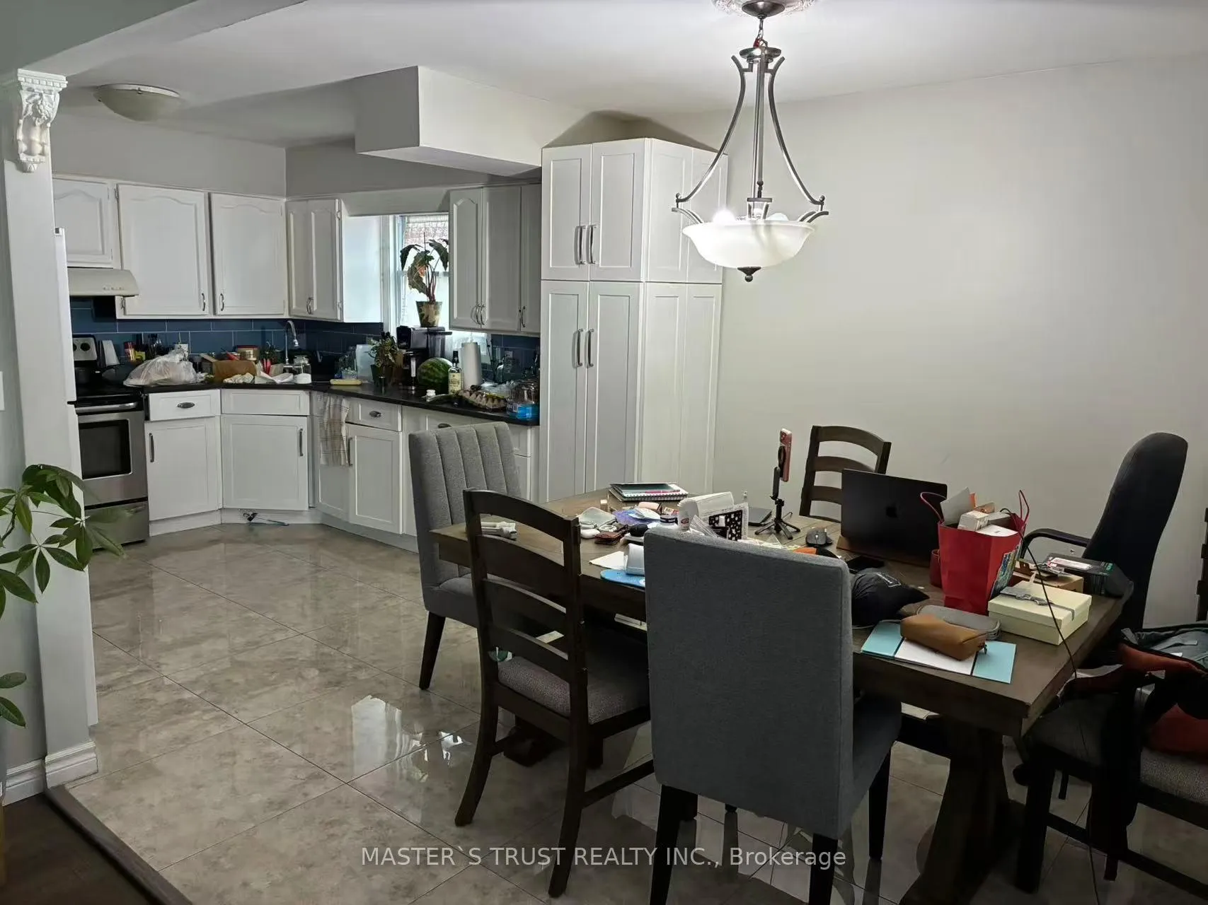 Photo 7 of 32 Gale Crescent, St. Catharines, E. Chester — HOMEH