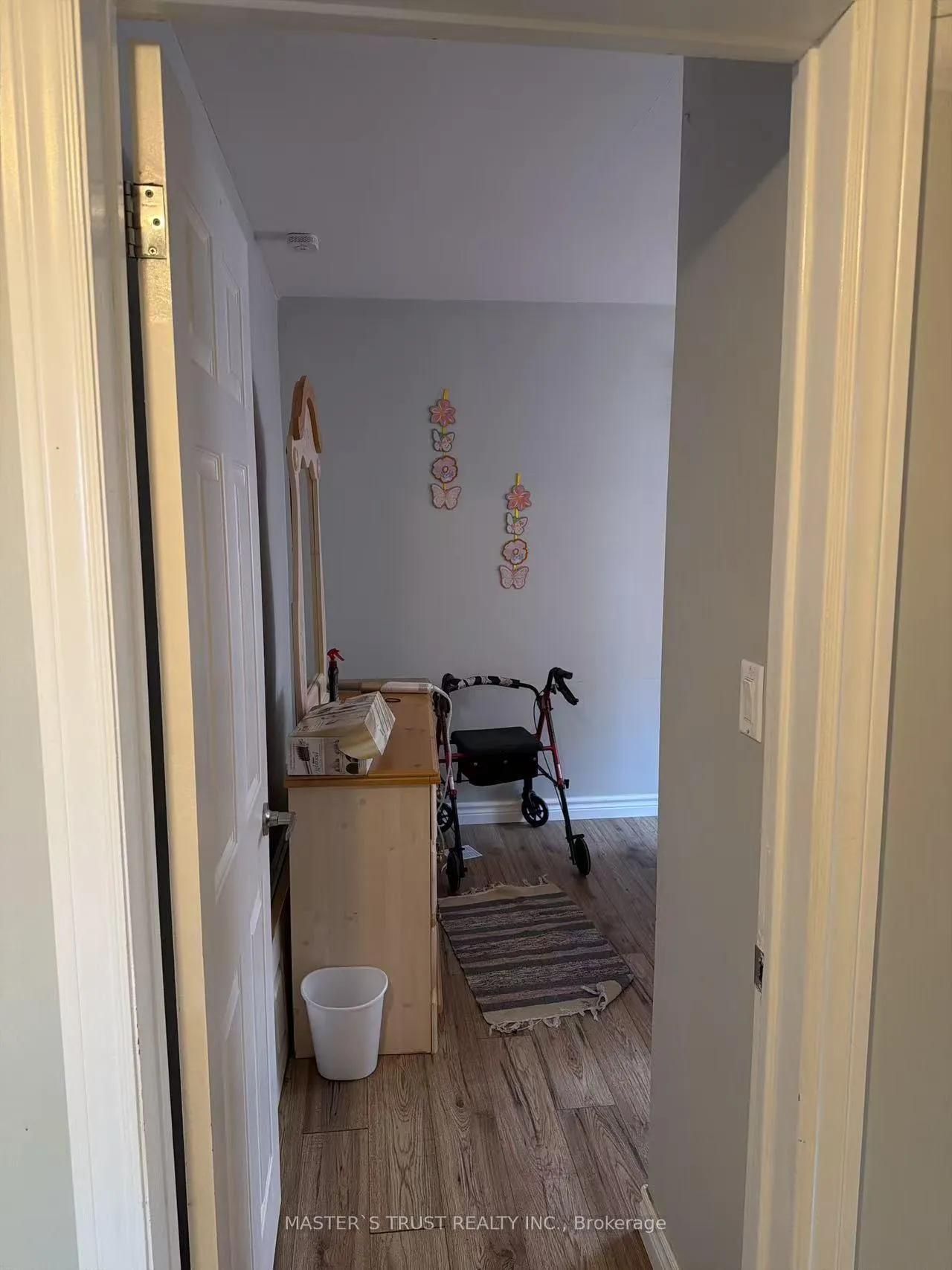 Photo 12 of 32 Gale Crescent, St. Catharines, E. Chester — HOMEH