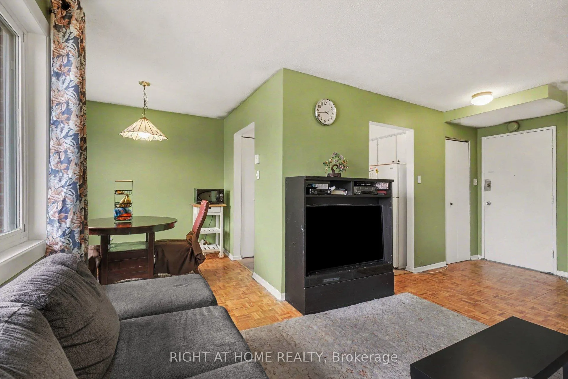 Photo 9 of Unit 305B, 2044 Arrowsmith Drive, Ottawa, Beacon Hill South — HOMEH