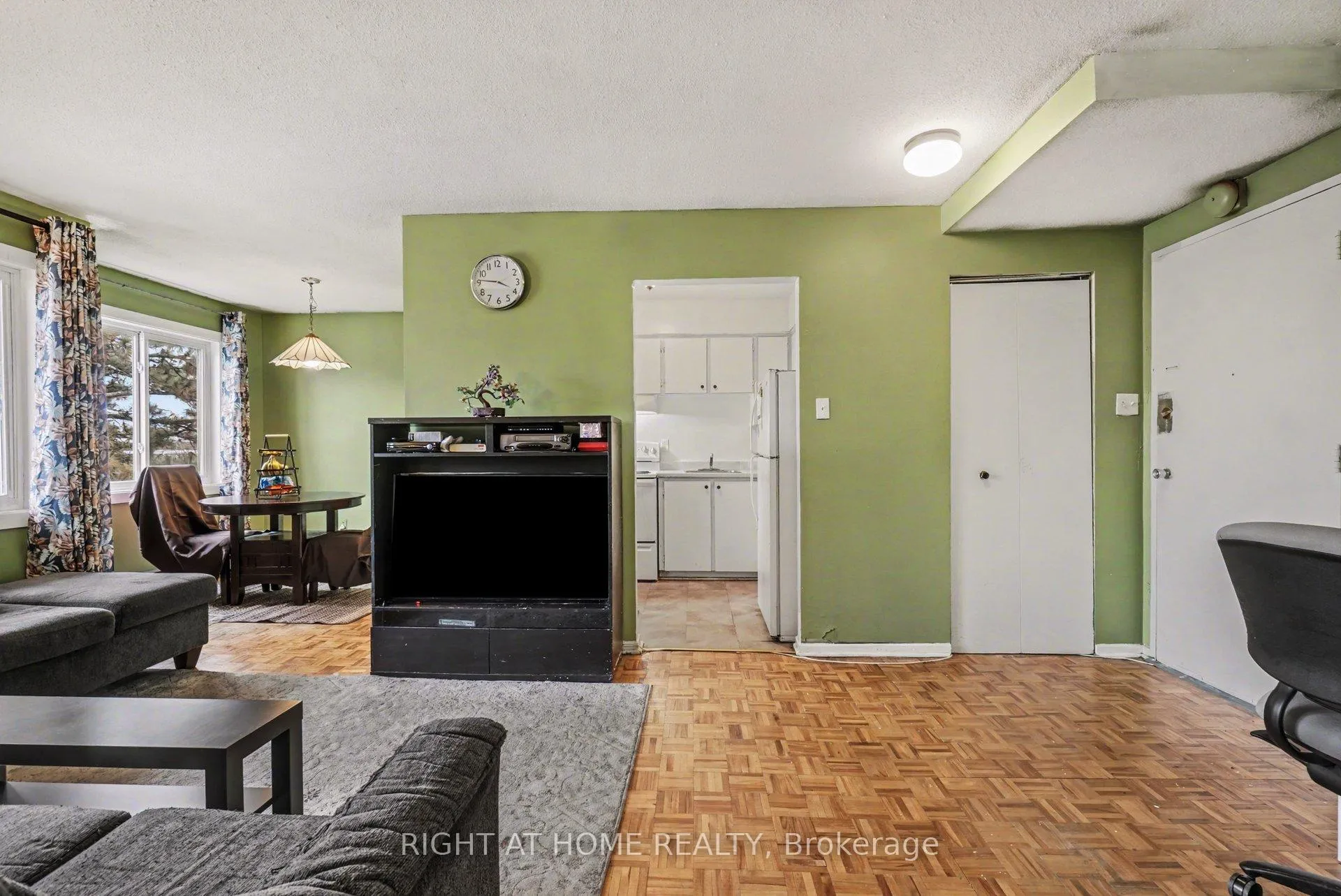 Photo 13 of Unit 305B, 2044 Arrowsmith Drive, Ottawa, Beacon Hill South — HOMEH