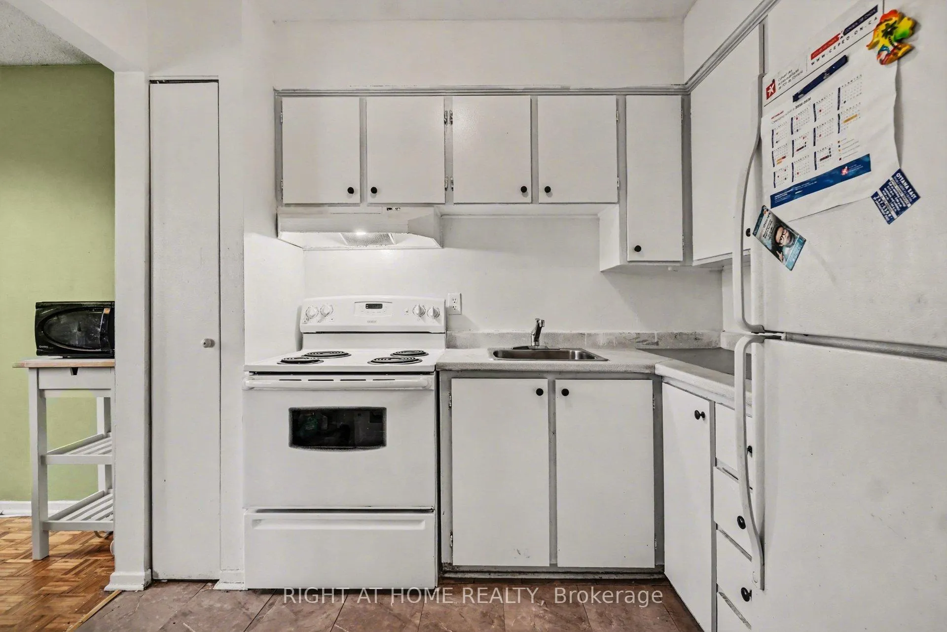 Photo 16 of Unit 305B, 2044 Arrowsmith Drive, Ottawa, Beacon Hill South — HOMEH