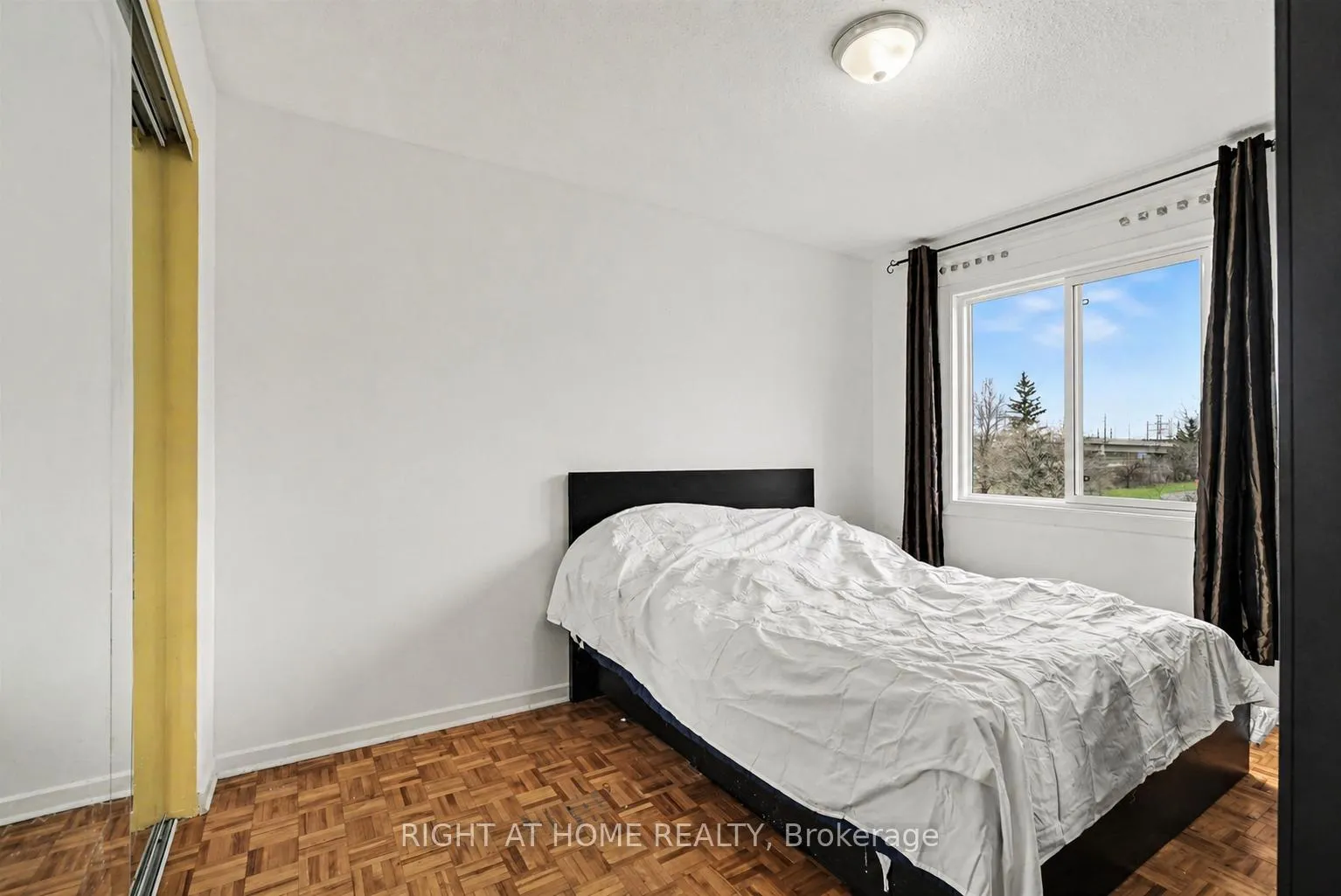 Photo 17 of Unit 305B, 2044 Arrowsmith Drive, Ottawa, Beacon Hill South — HOMEH