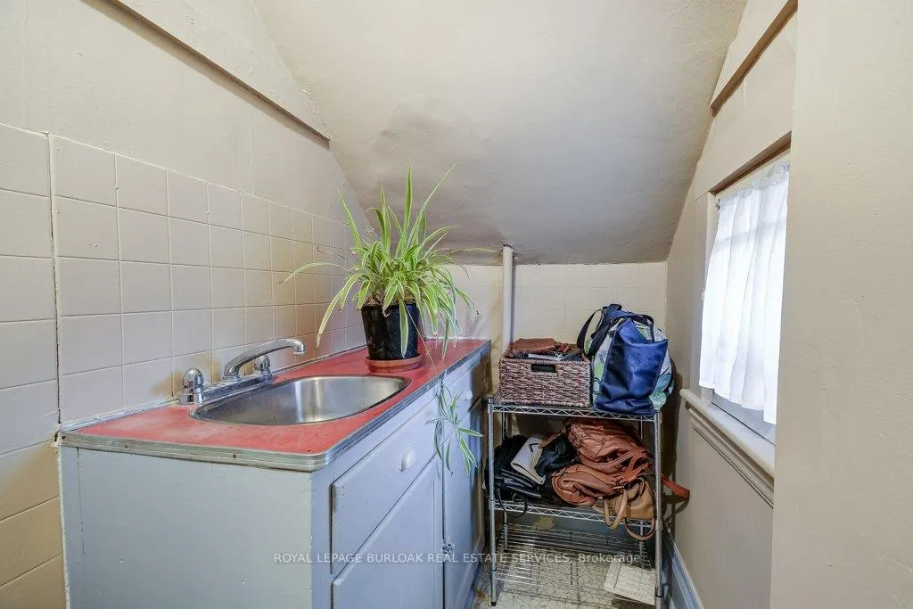 Photo 25 of 46 Sherman Avenue S, Hamilton, Gibson — HOMEH