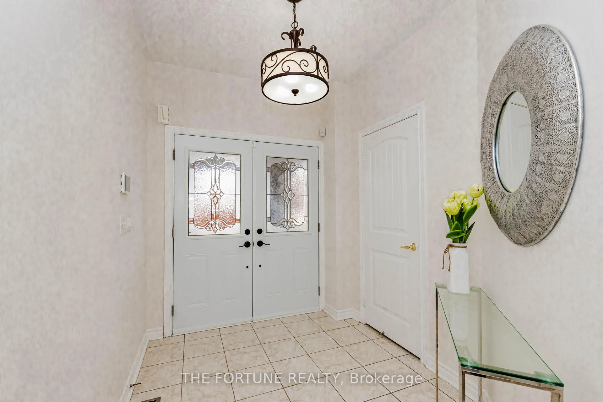 Photo 3 of 16 Haviland Circle, Brampton, Sandringham-Wellington — HOMEH
