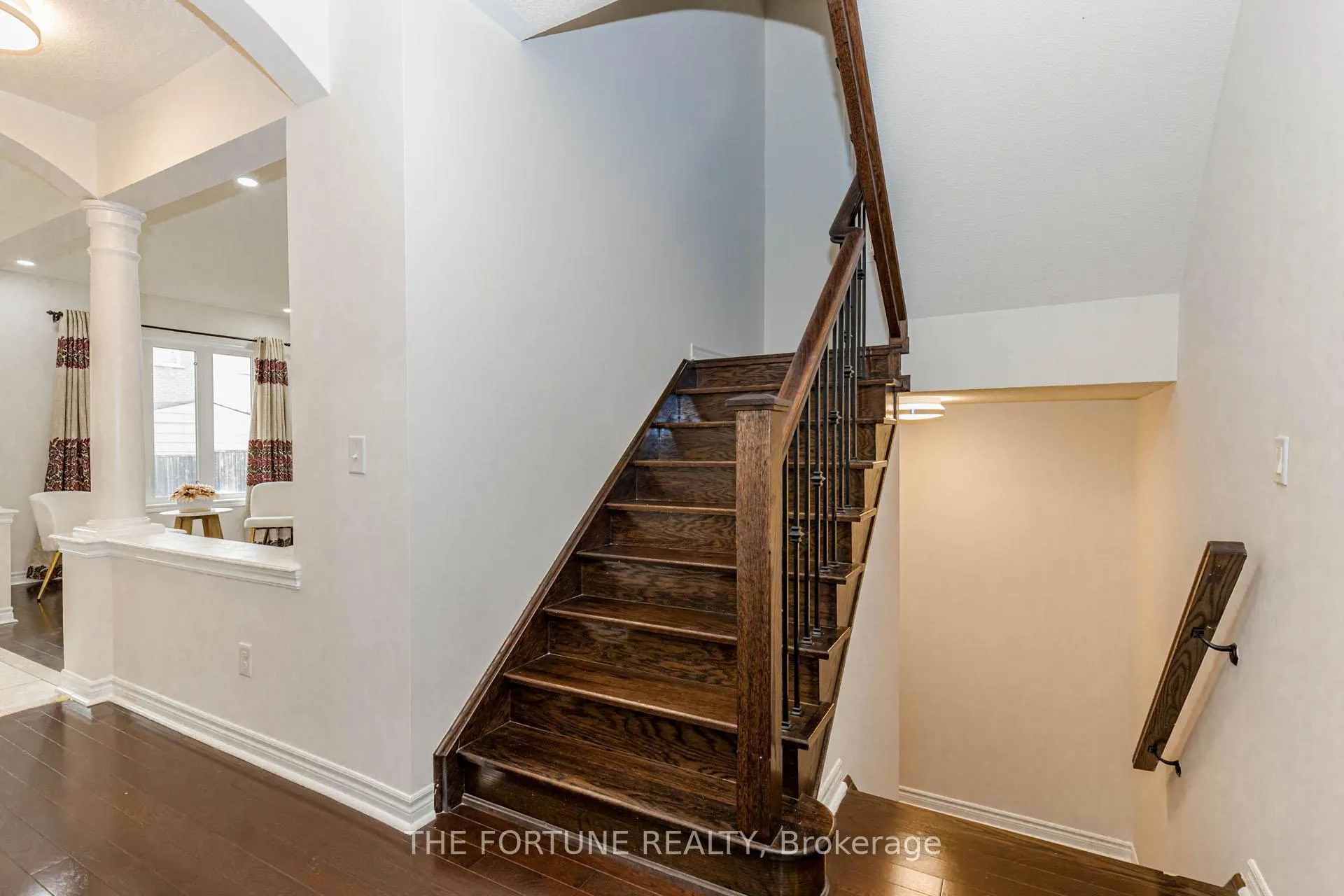 Photo 8 of 16 Haviland Circle, Brampton, Sandringham-Wellington — HOMEH